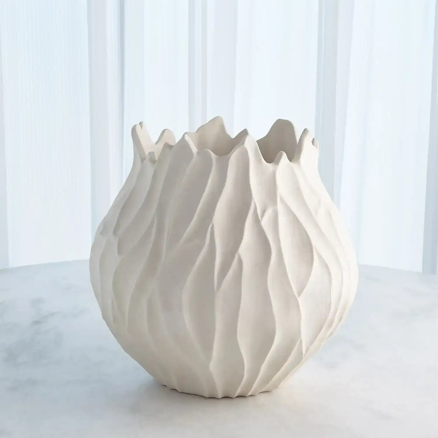 GLOBAL VIEWS BLOOM VASE ROUND - Decorative Accents