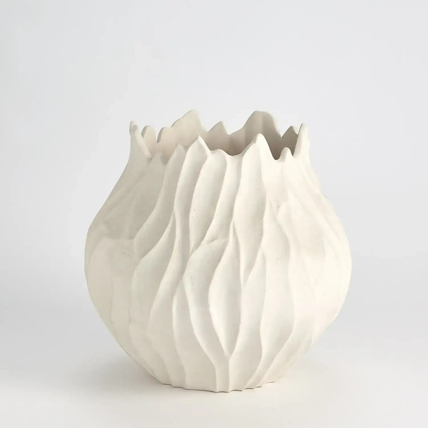 GLOBAL VIEWS BLOOM VASE ROUND - Decorative Accents