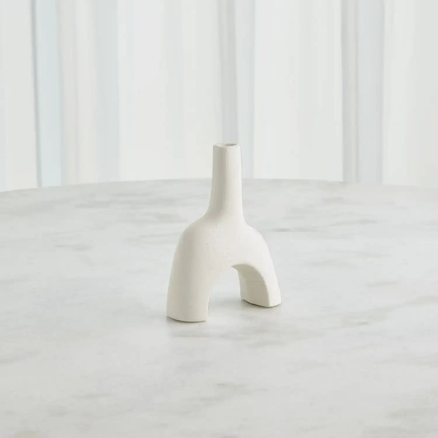 GLOBAL VIEWS CASSEL VASE - Decorative Accents