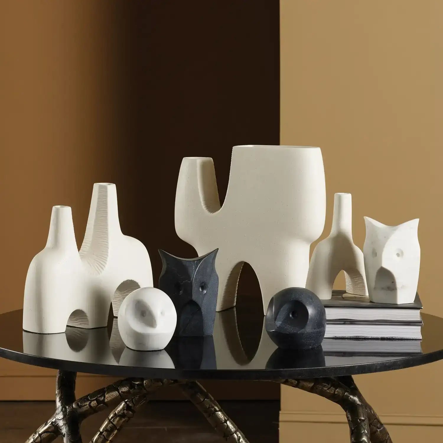 GLOBAL VIEWS CASSEL VASE - Decorative Accents