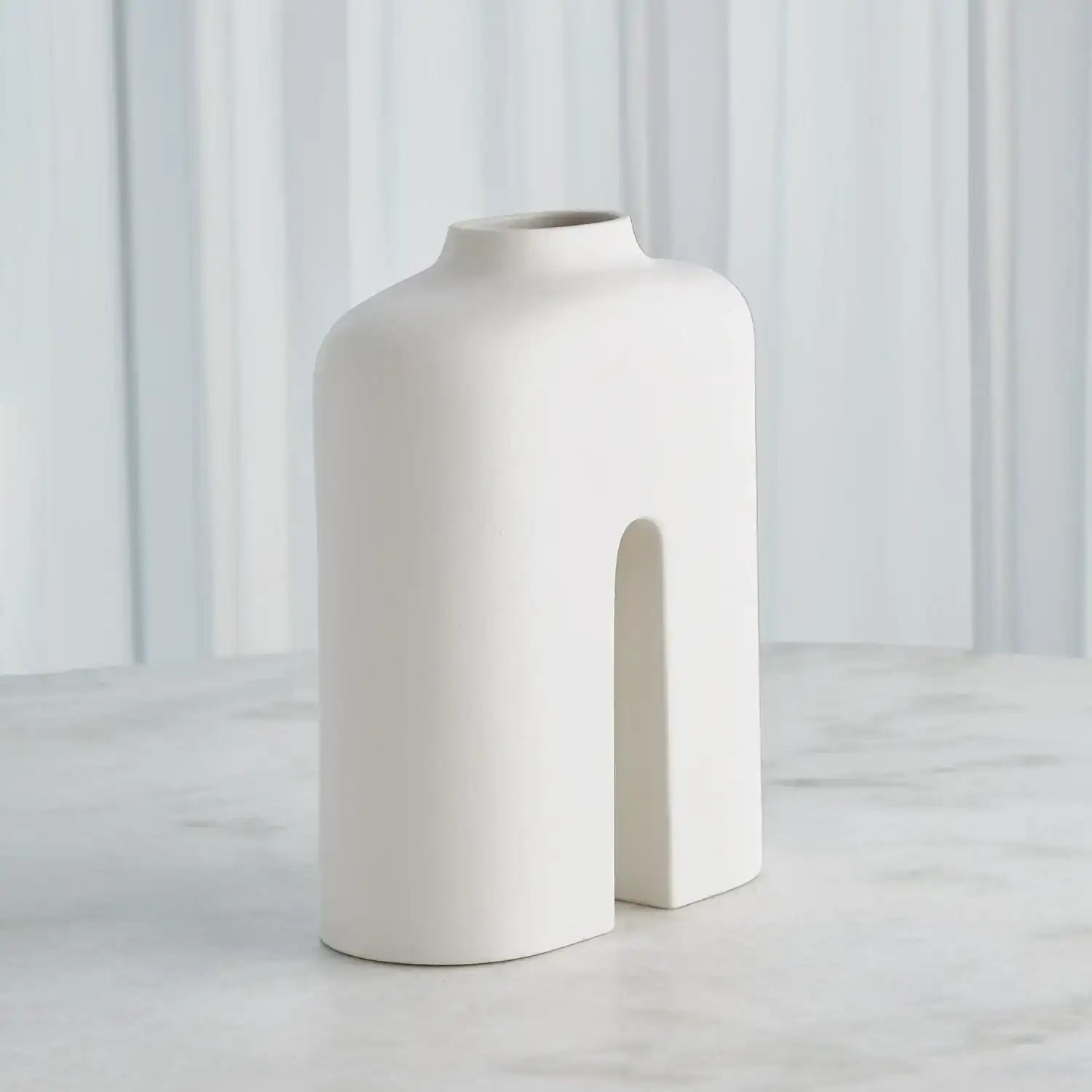 GLOBAL VIEWS GUARDIAN VASE - Decorative Accents
