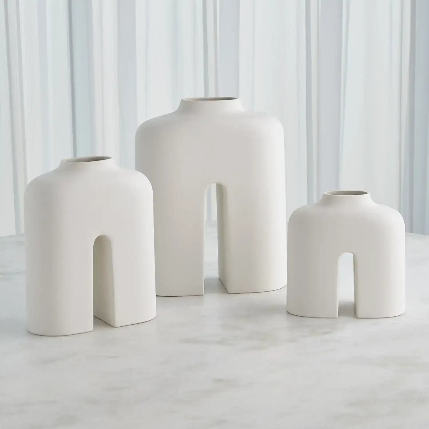 GLOBAL VIEWS GUARDIAN VASE - Decorative Accents