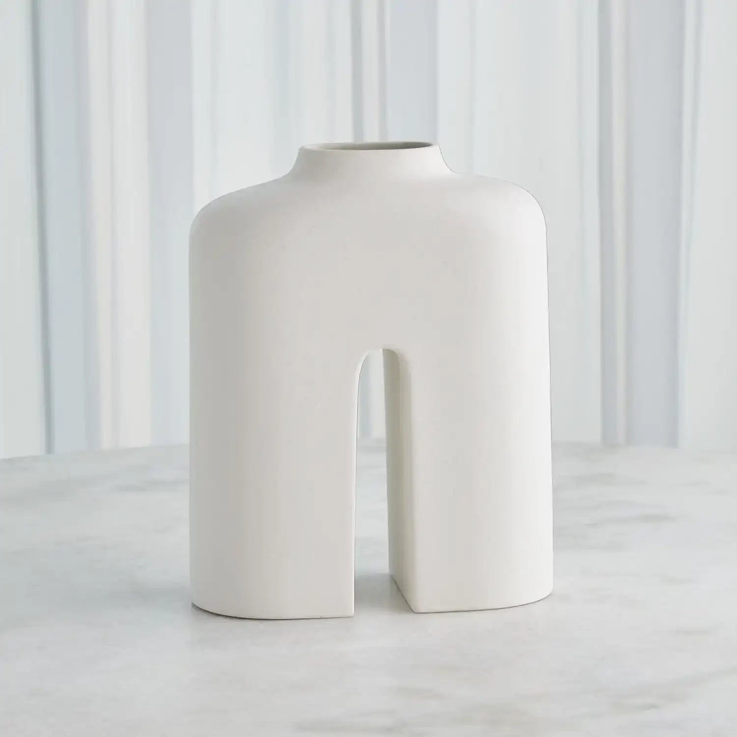 GLOBAL VIEWS GUARDIAN VASE - Decorative Accents