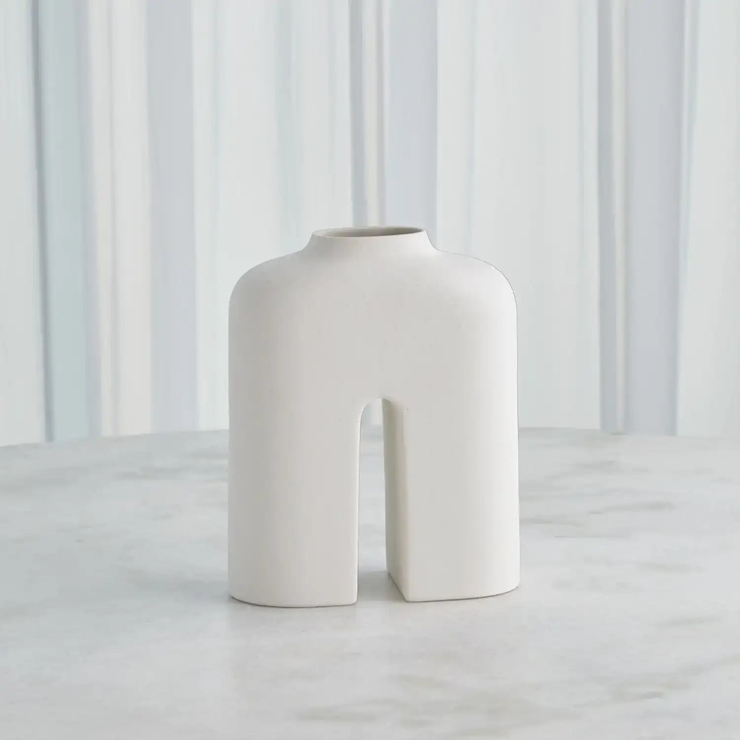 GLOBAL VIEWS GUARDIAN VASE - Decorative Accents
