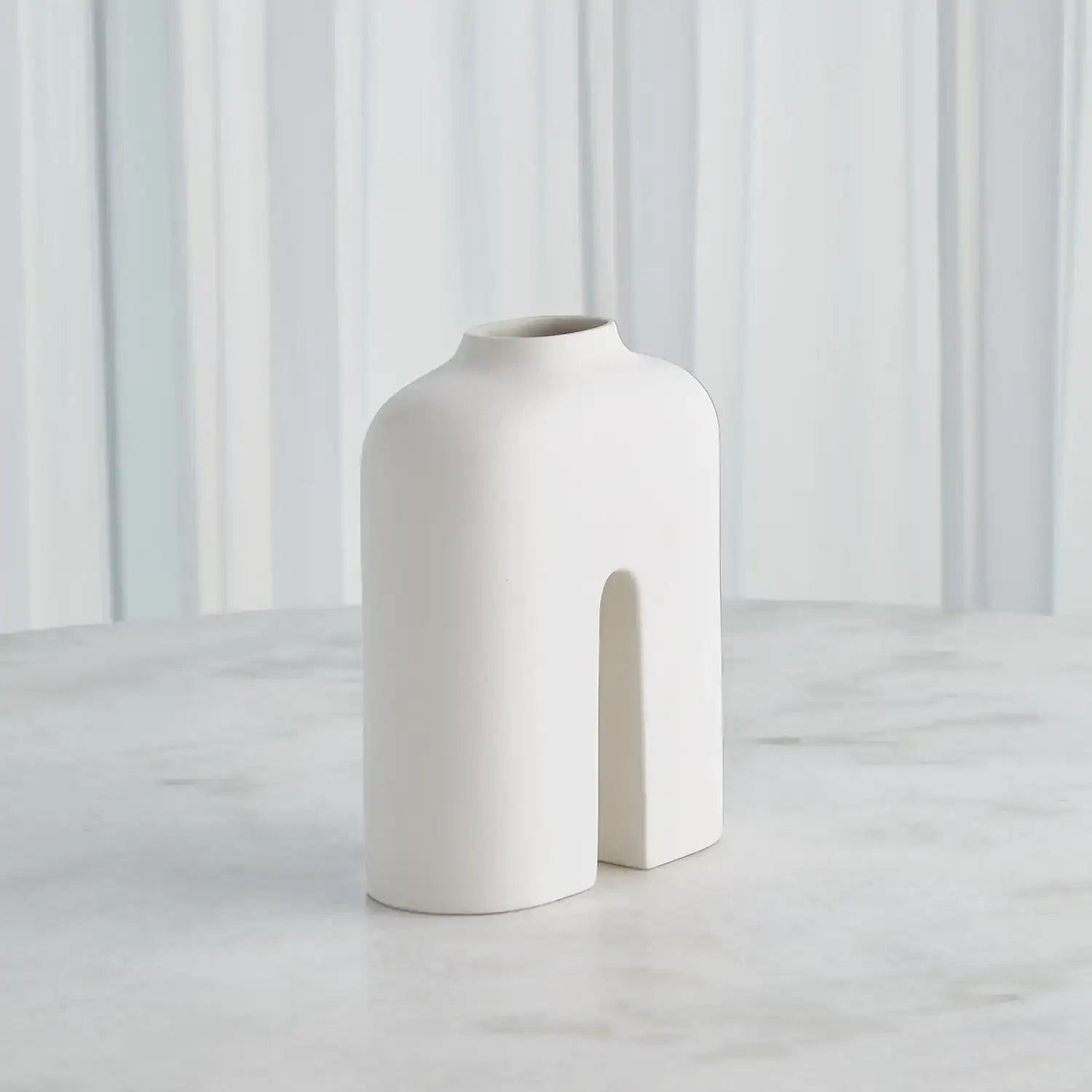 GLOBAL VIEWS GUARDIAN VASE - Decorative Accents