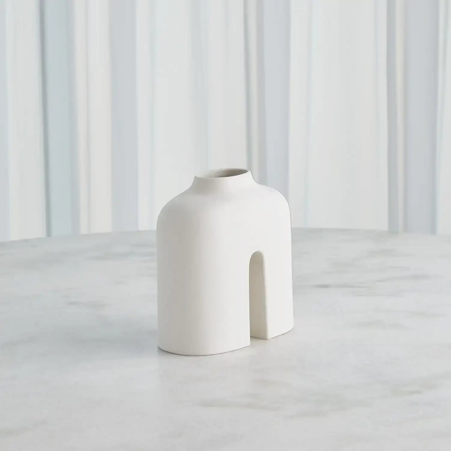 GLOBAL VIEWS GUARDIAN VASE - Decorative Accents