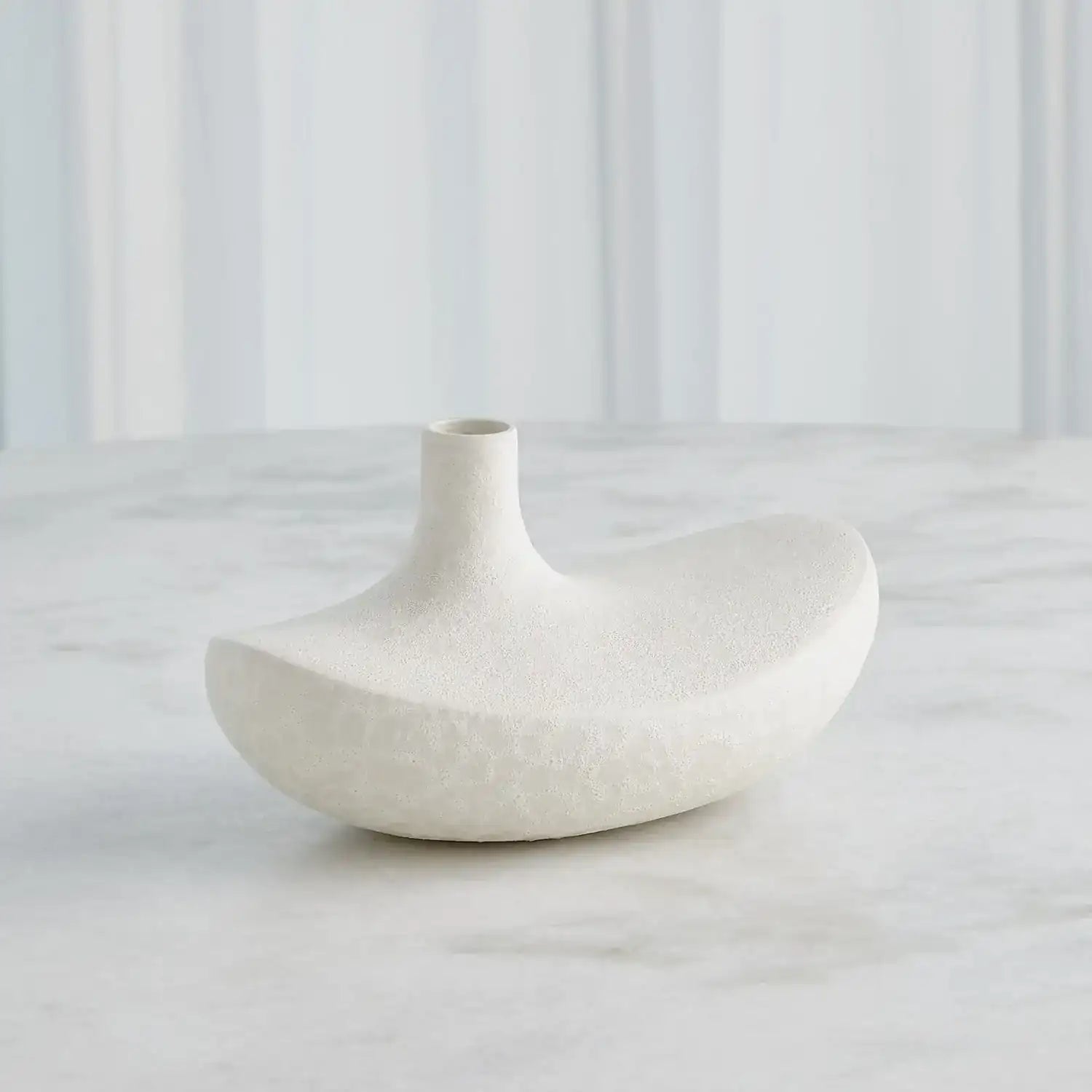 GLOBAL VIEWS SOLIS VASE - Decorative Accents
