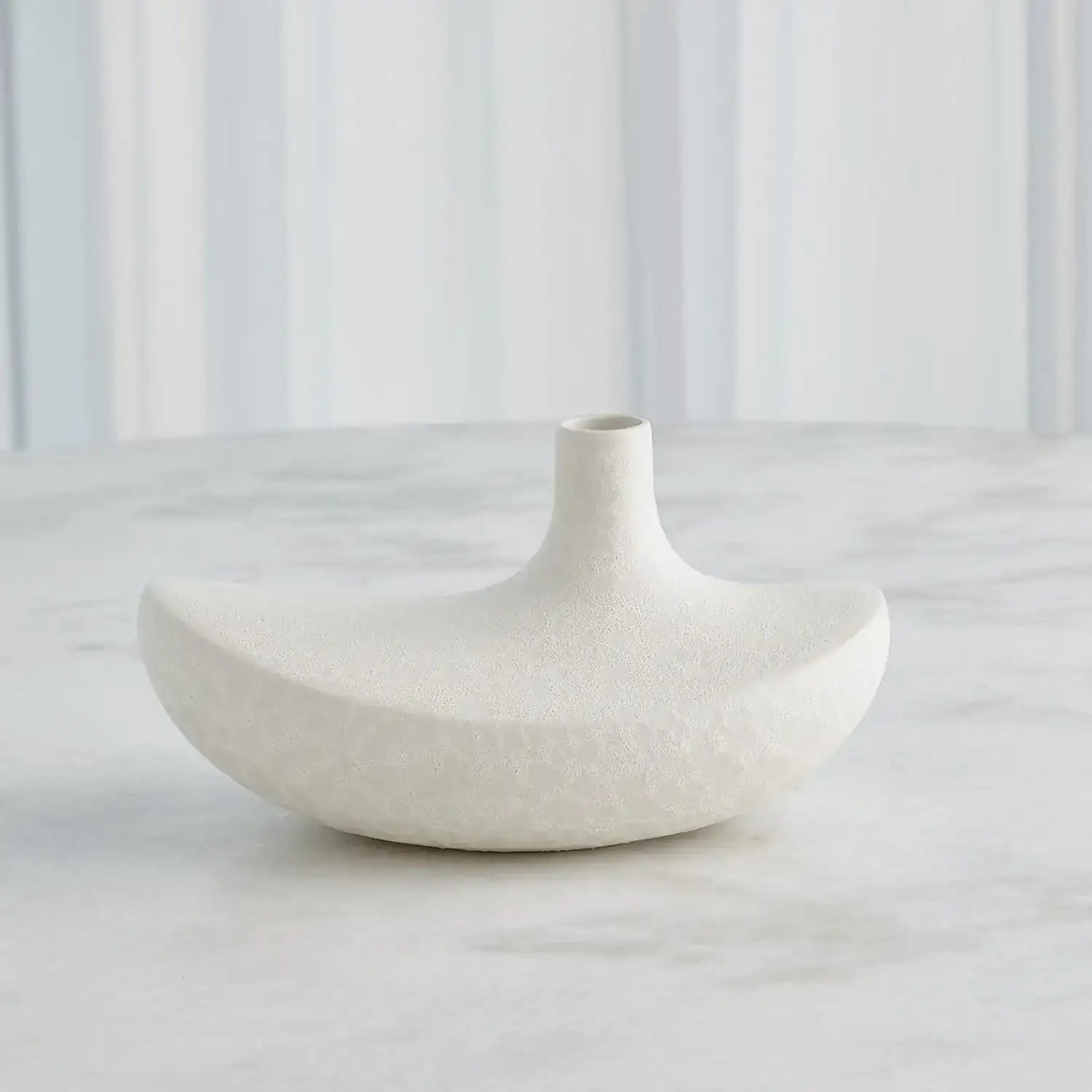 GLOBAL VIEWS SOLIS VASE - Decorative Accents