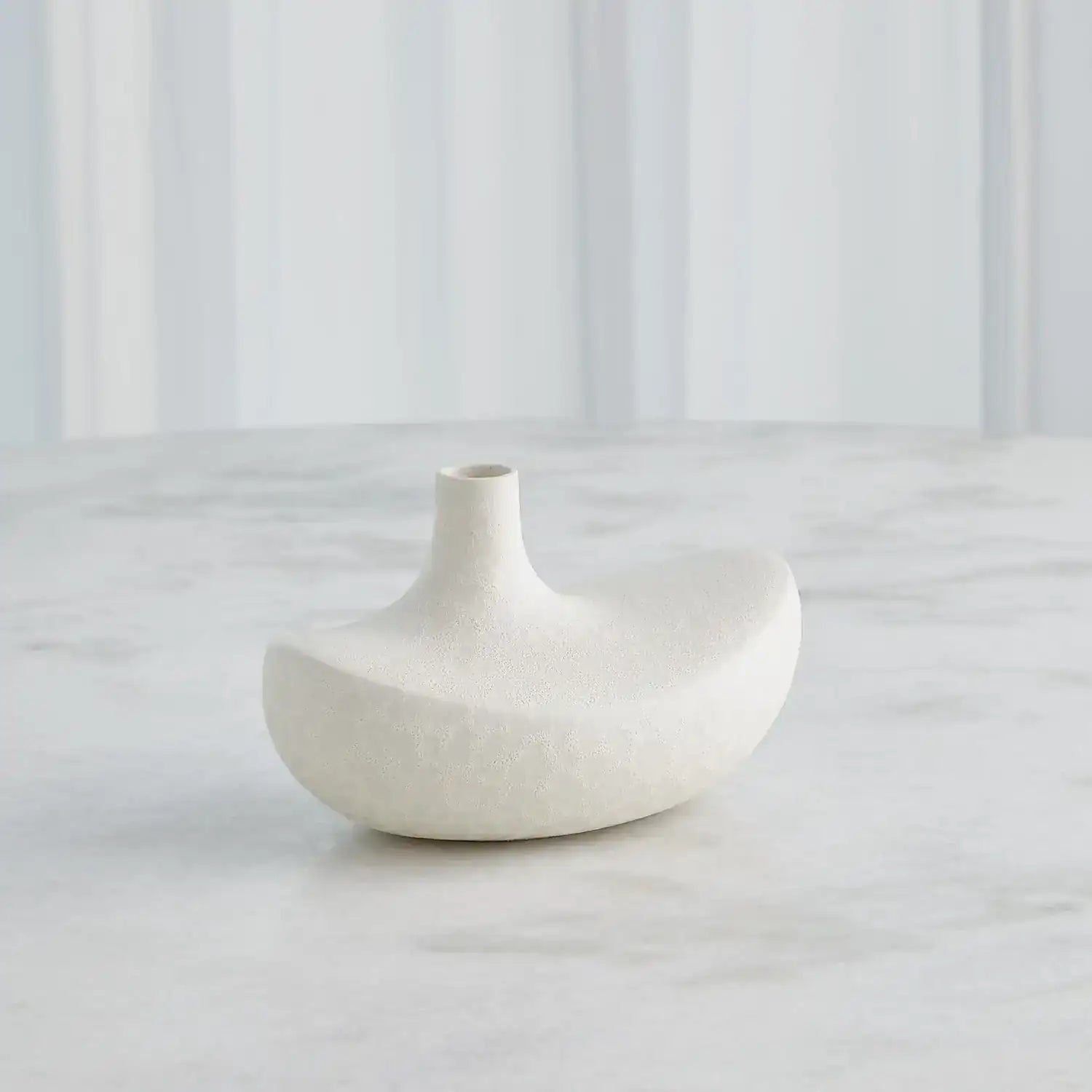 GLOBAL VIEWS SOLIS VASE - Decorative Accents