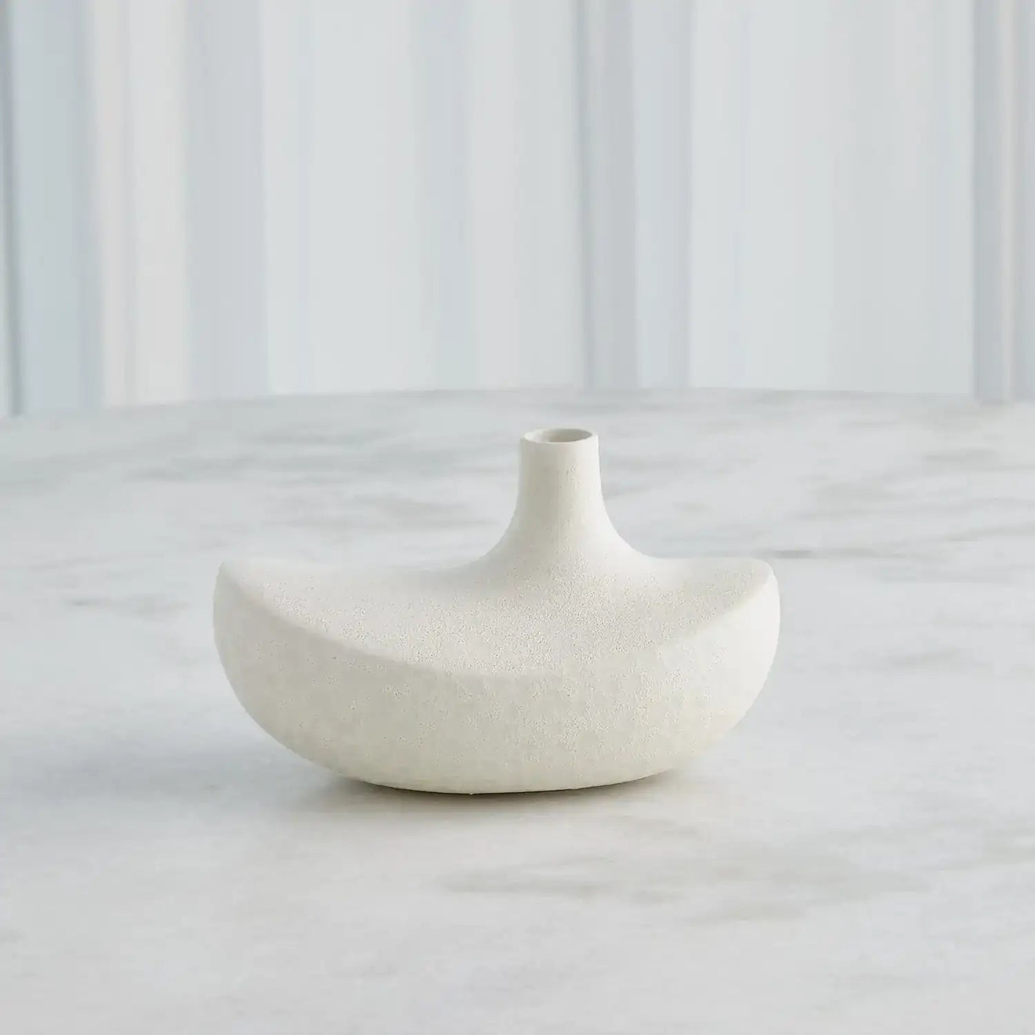 GLOBAL VIEWS SOLIS VASE - Decorative Accents