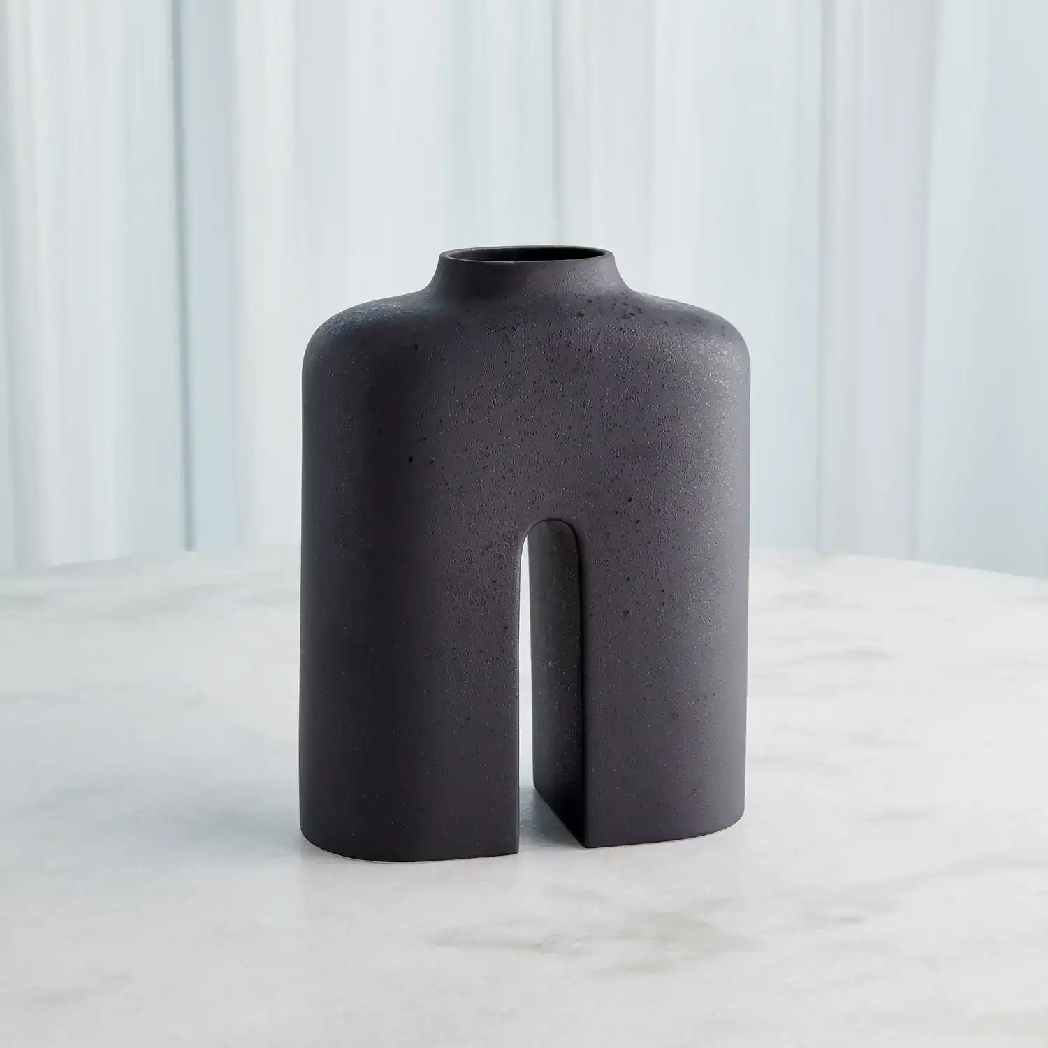 GLOBAL VIEWS GUARDIAN VASE - Decorative Accents