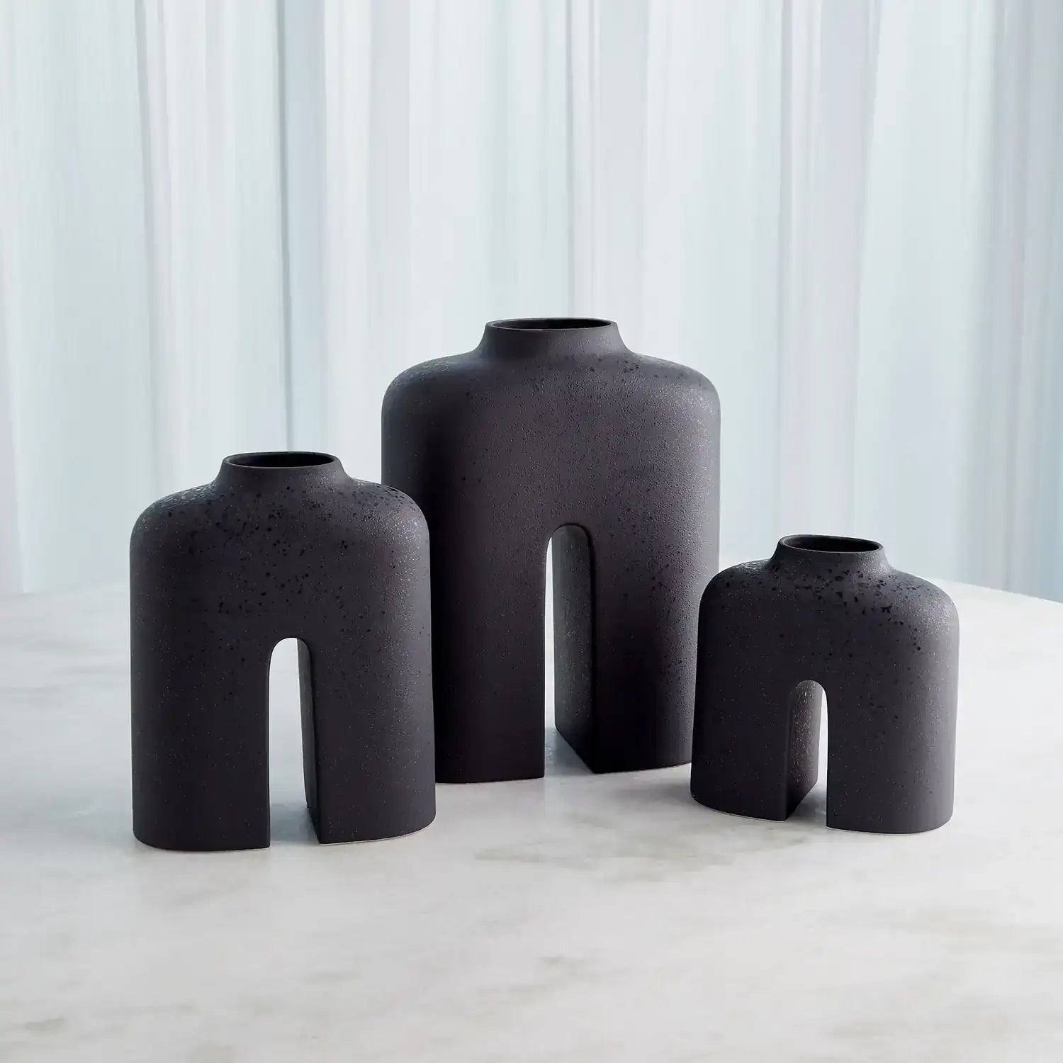 GLOBAL VIEWS GUARDIAN VASE - Decorative Accents