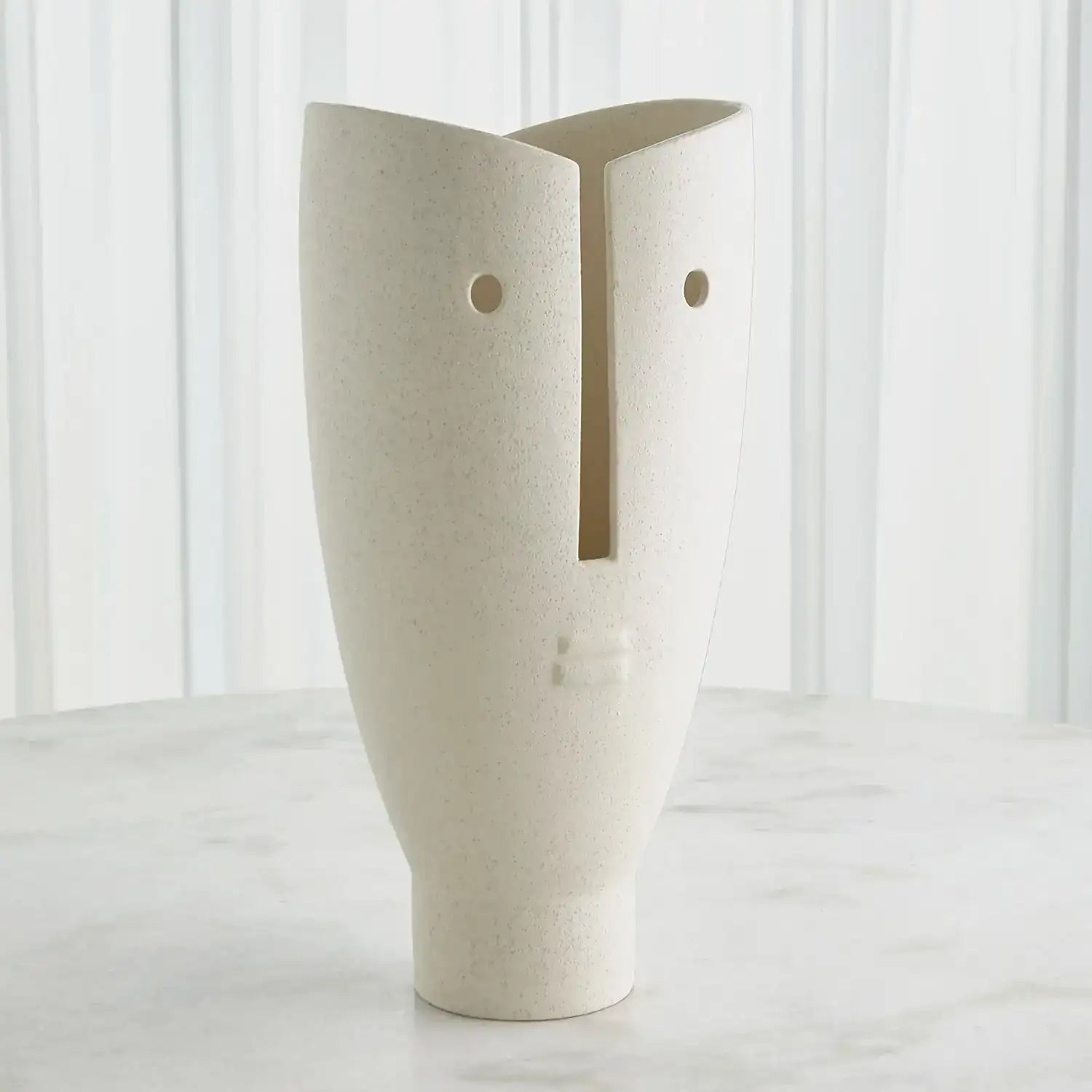 GLOBAL VIEWS LEONARD VASE - Decorative Accents