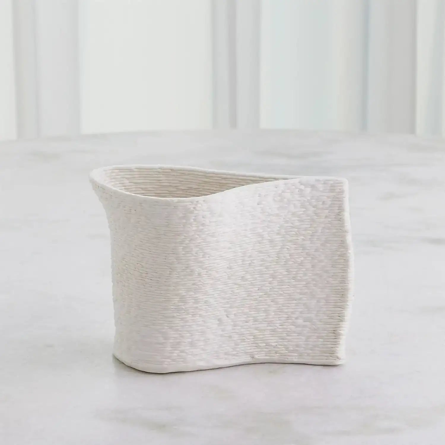 GLOBAL VIEWS WINDY VASE - Decorative Accents