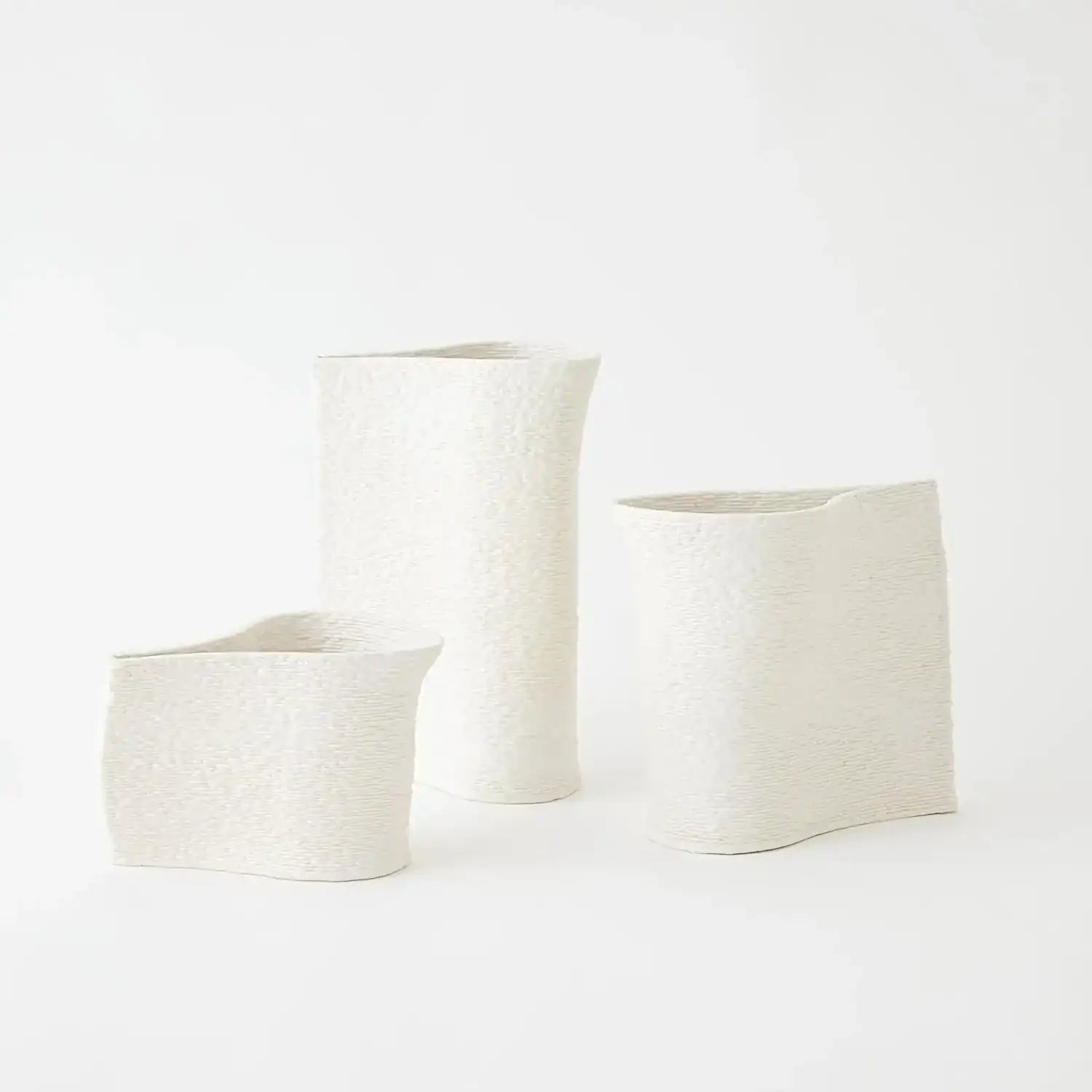 GLOBAL VIEWS WINDY VASE - Decorative Accents