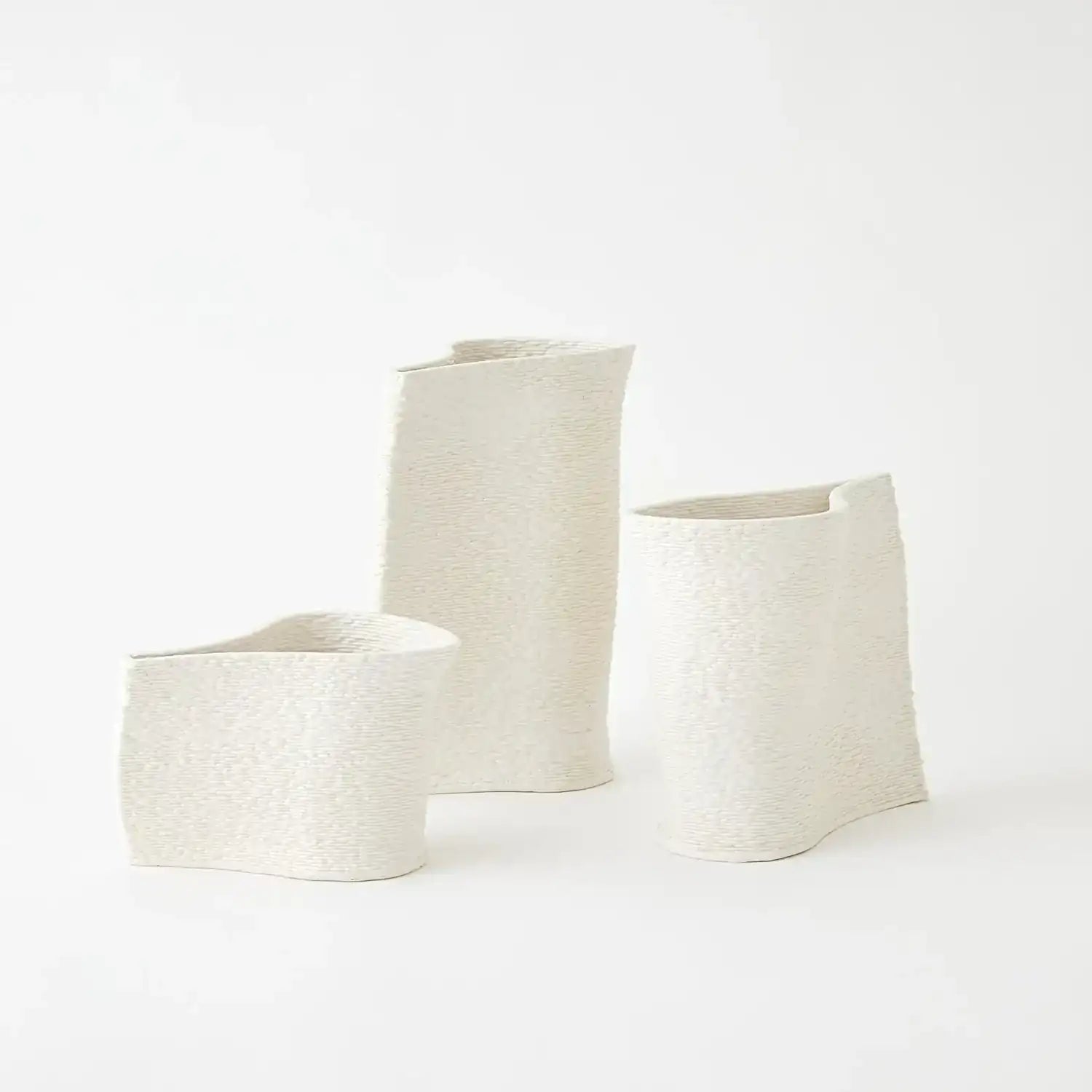 GLOBAL VIEWS WINDY VASE - Decorative Accents