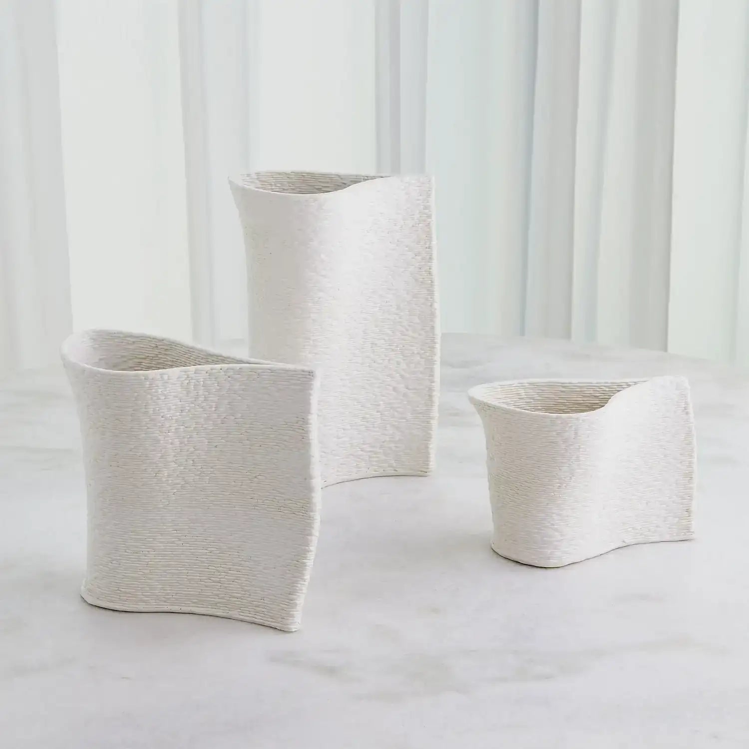 GLOBAL VIEWS WINDY VASE - Decorative Accents