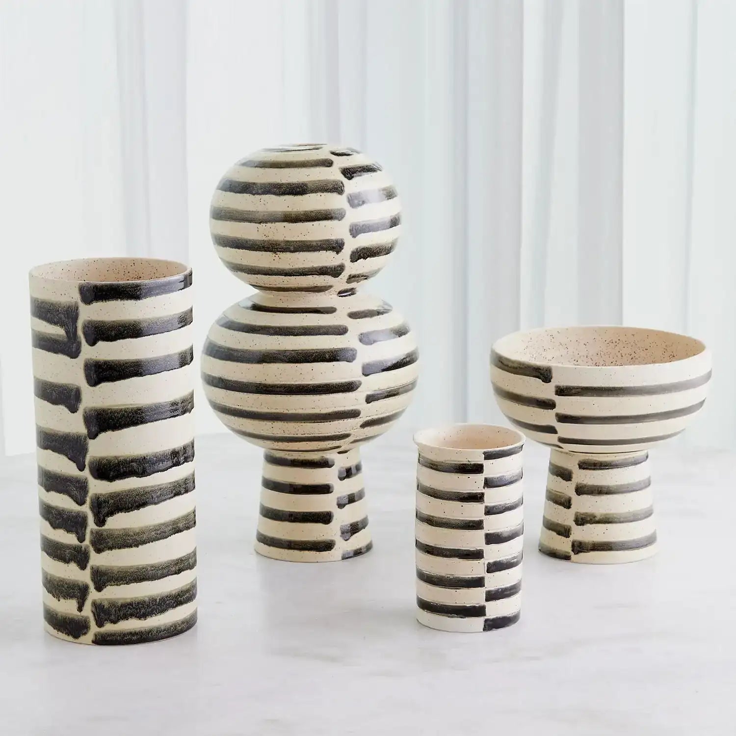GLOBAL VIEWS JAIL BREAK CURVED VASE - Decorative Accents