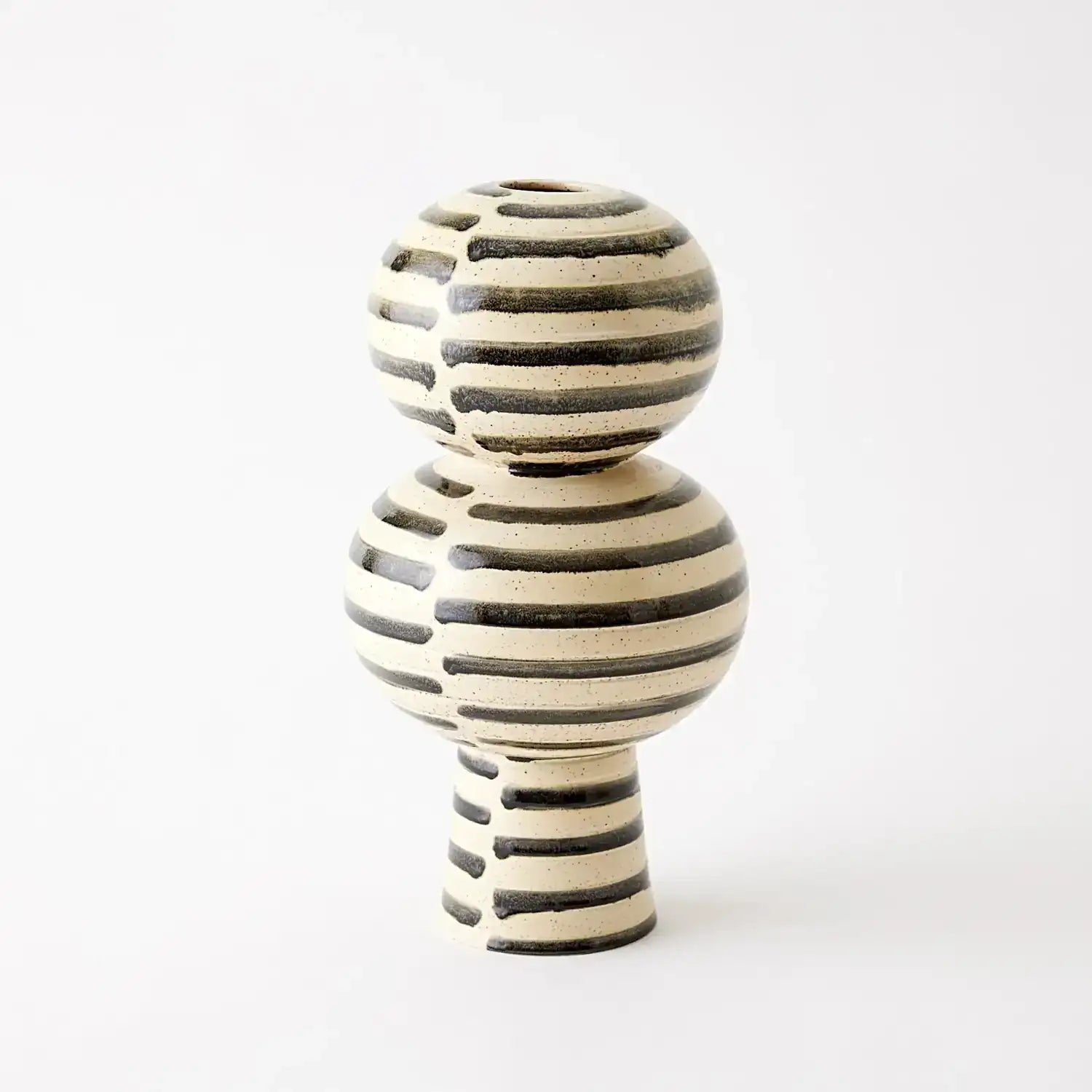 GLOBAL VIEWS JAIL BREAK CURVED VASE - Decorative Accents