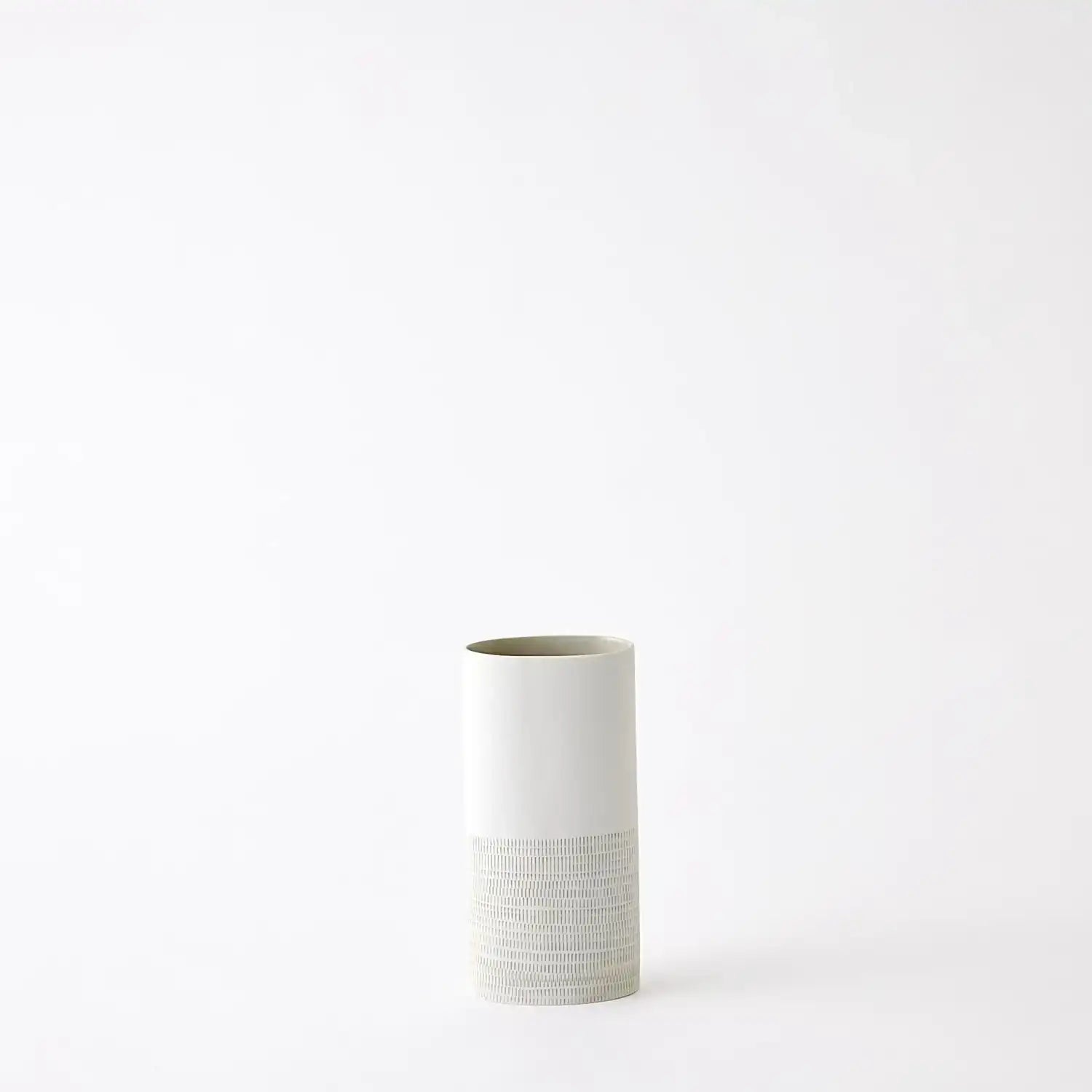 GLOBAL VIEWS DASH VASE - Decorative Accents
