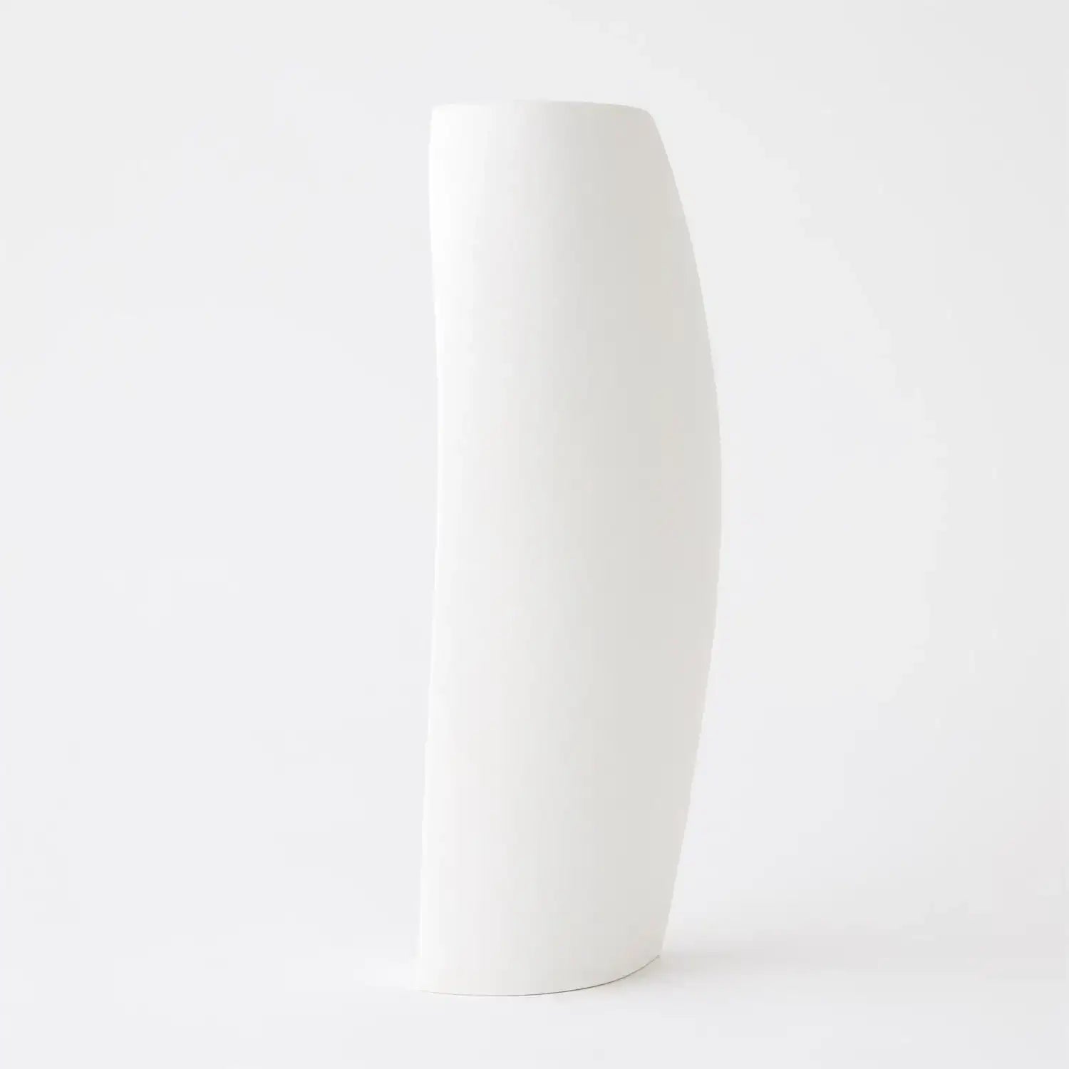 GLOBAL VIEWS WILLOW VASE - Decorative Accents