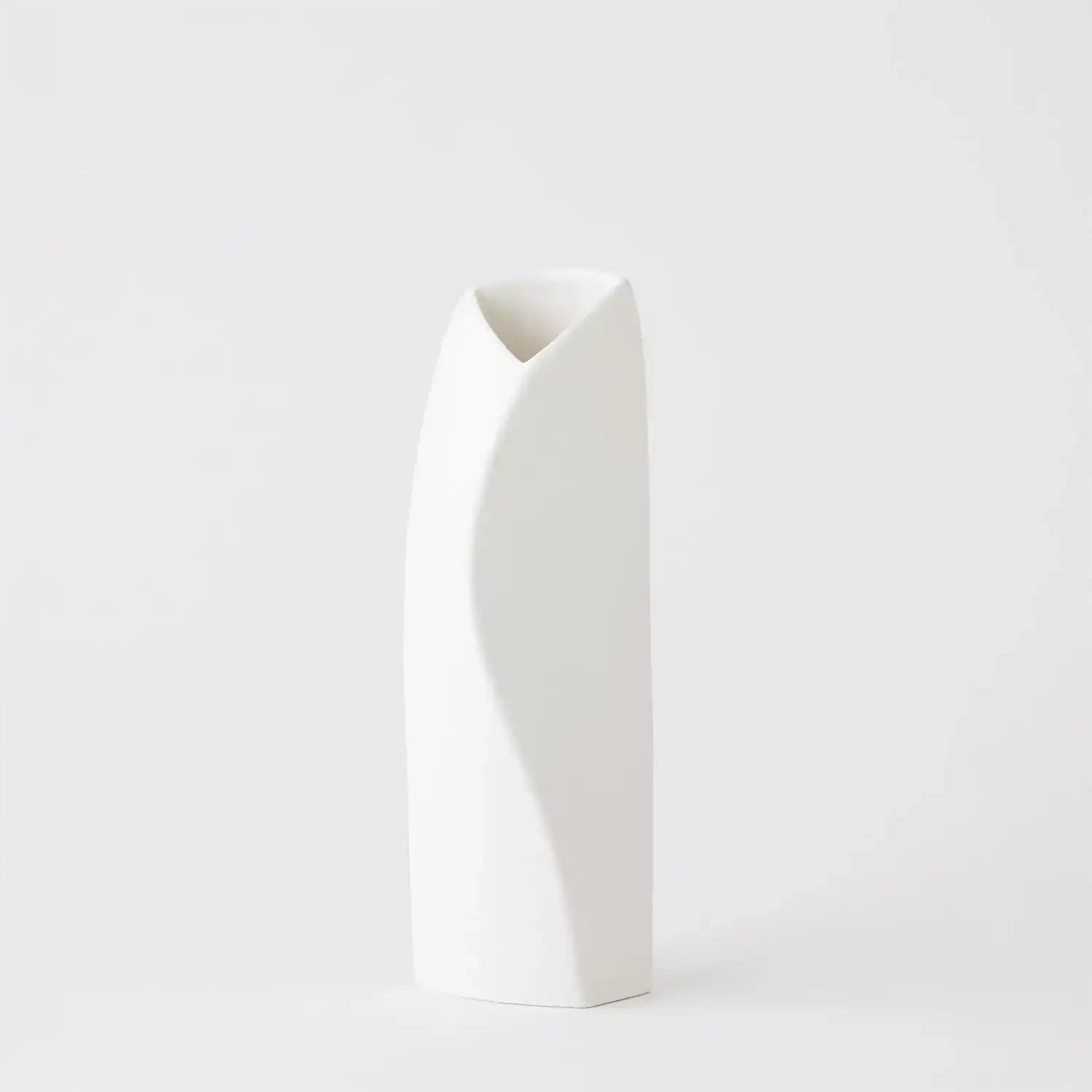 GLOBAL VIEWS WILLOW VASE - Decorative Accents