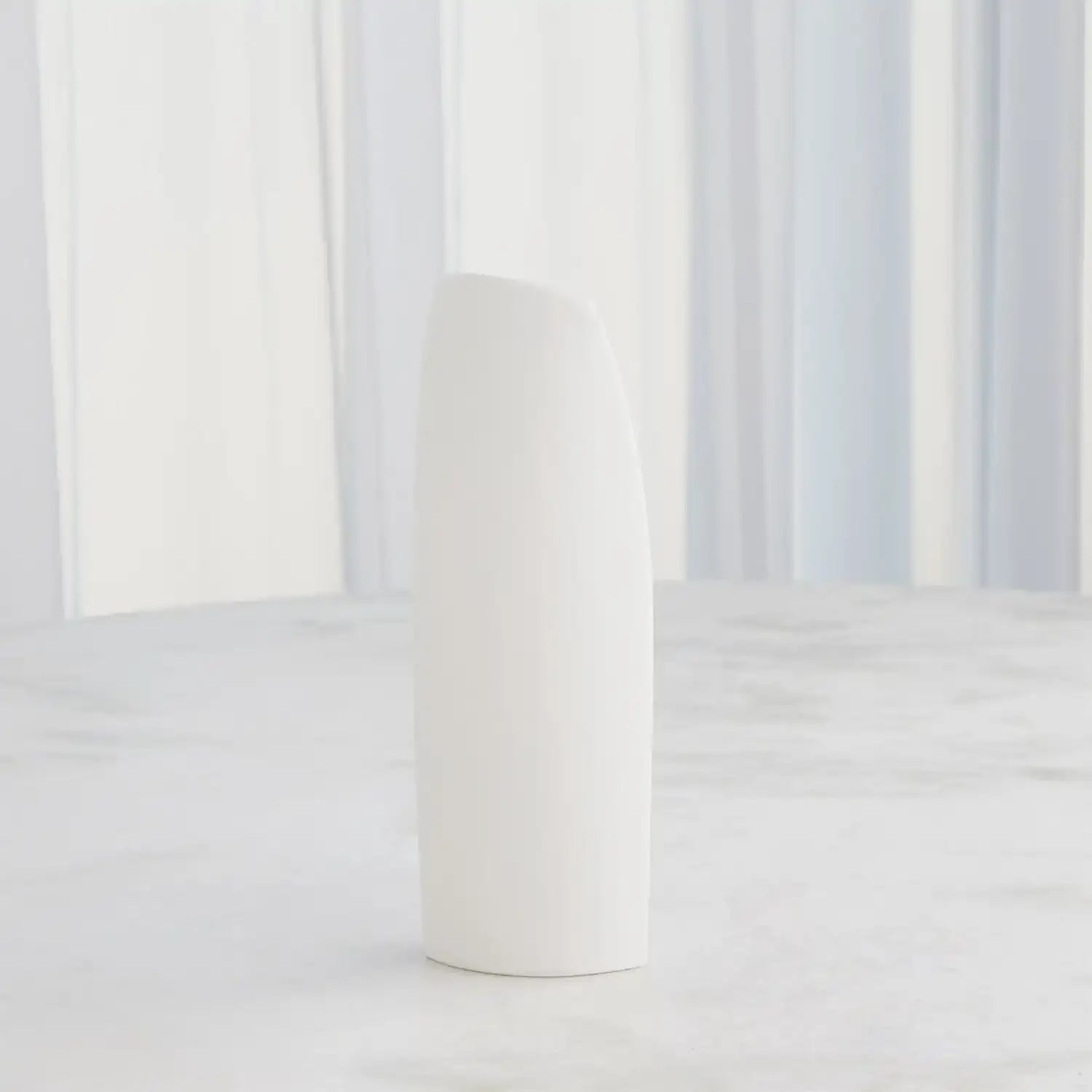 GLOBAL VIEWS WILLOW VASE - Decorative Accents