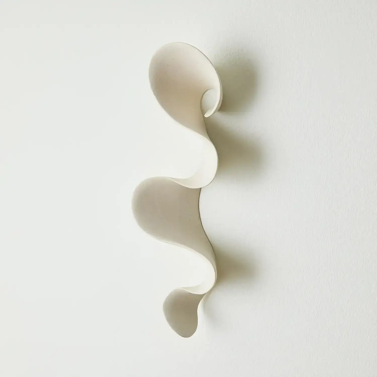 GLOBAL VIEWS TEMPEST WALL RIBBON - Decorative Accents