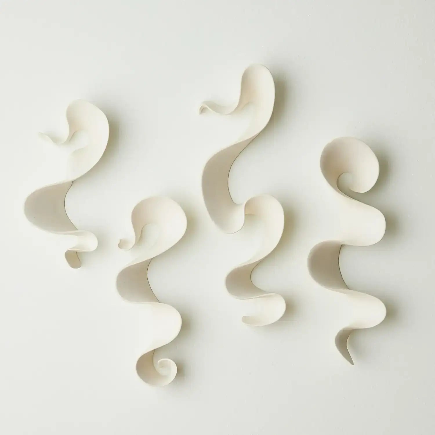 GLOBAL VIEWS TEMPEST WALL RIBBON - Decorative Accents