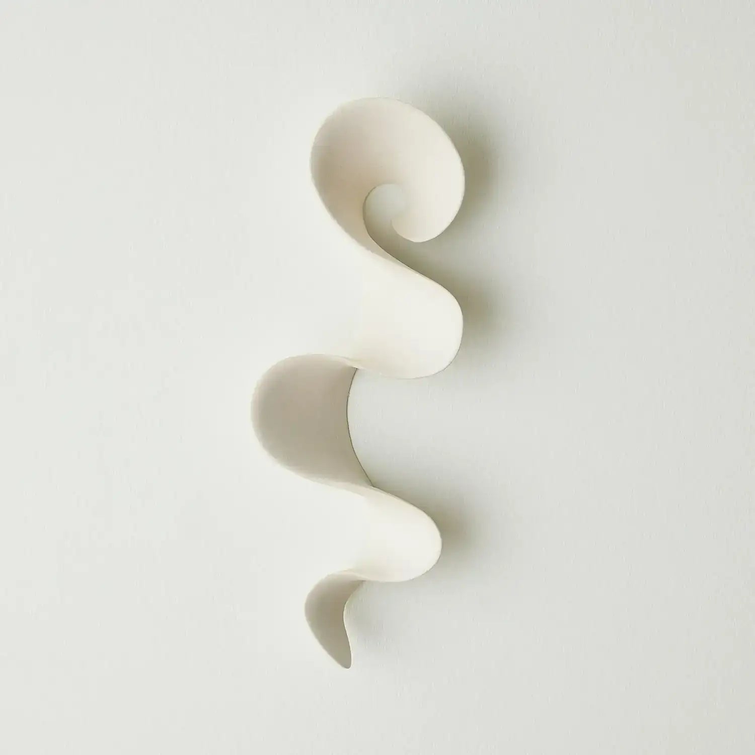 GLOBAL VIEWS TEMPEST WALL RIBBON - Decorative Accents