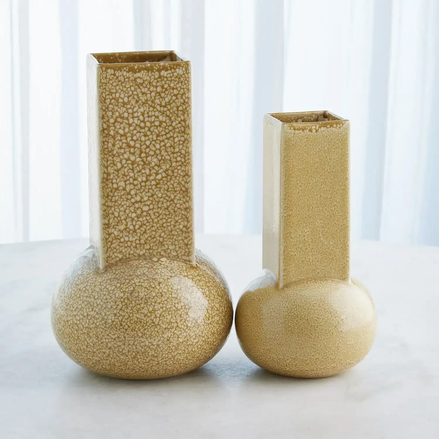 GLOBAL VIEWS CROCUS VASE - Decorative Accents