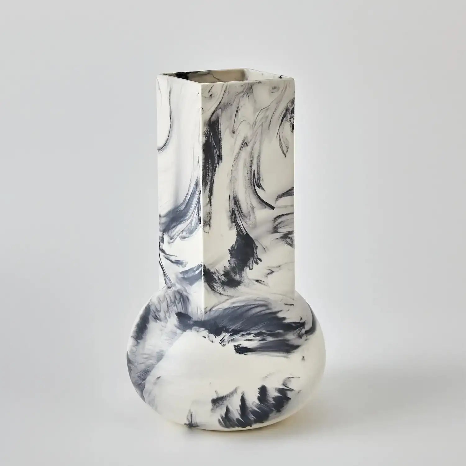 GLOBAL VIEWS CROCUS VASE - Decorative Accents