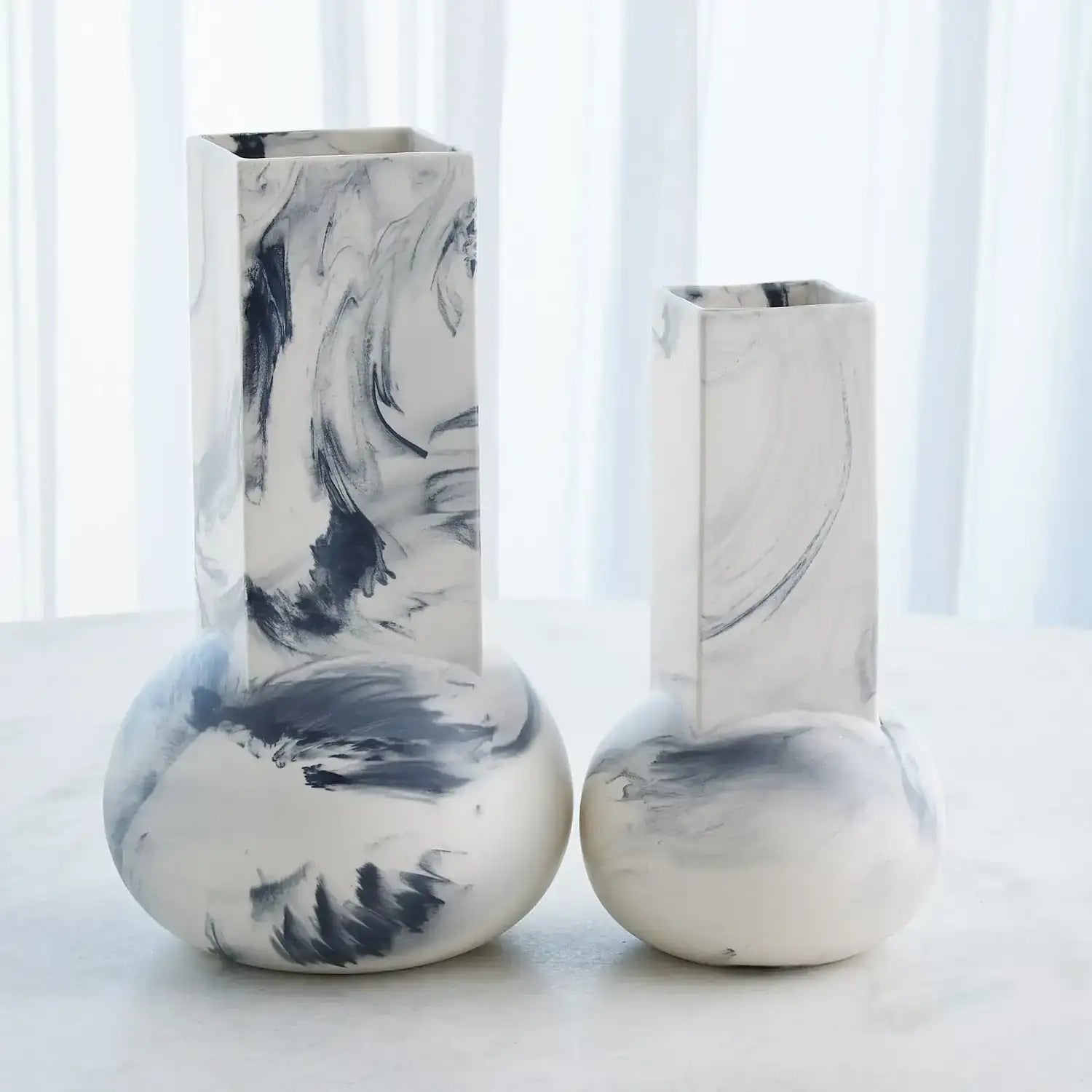 GLOBAL VIEWS CROCUS VASE - Decorative Accents