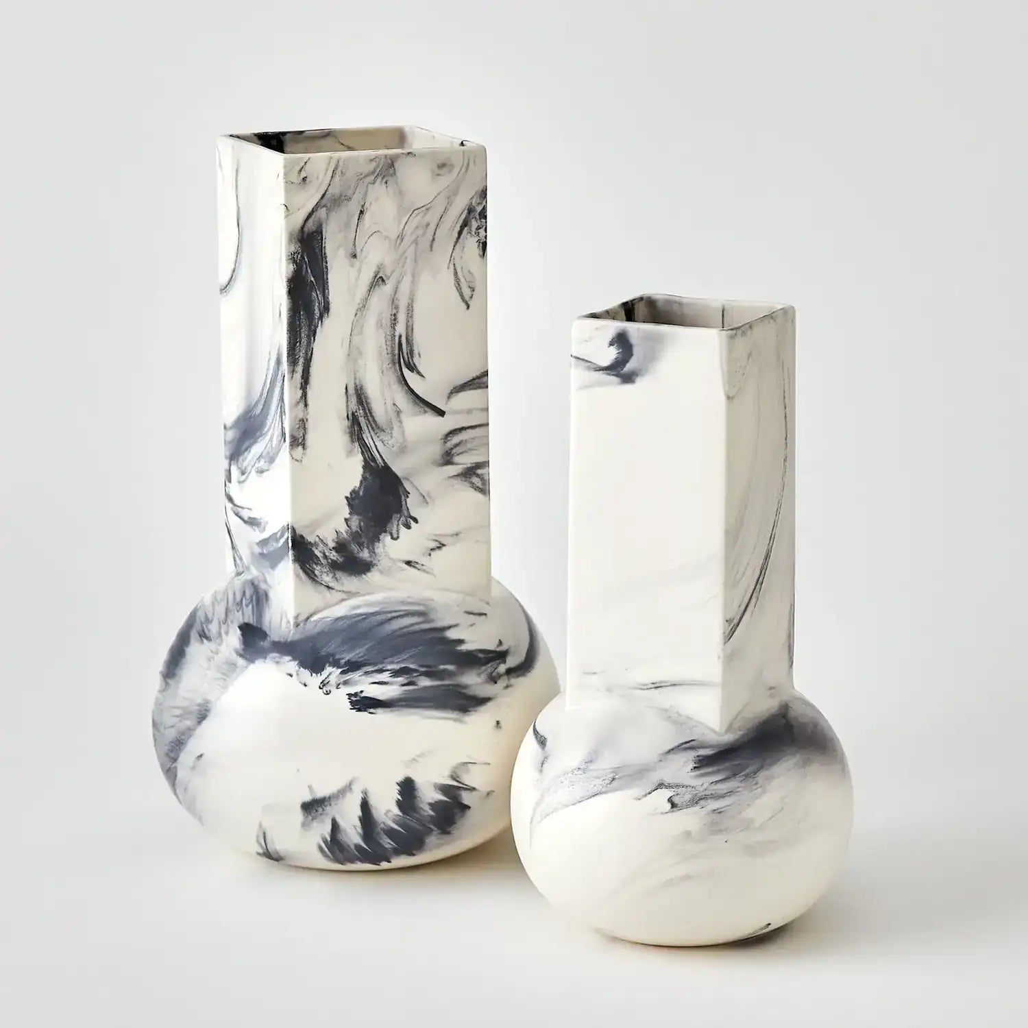GLOBAL VIEWS CROCUS VASE - Decorative Accents
