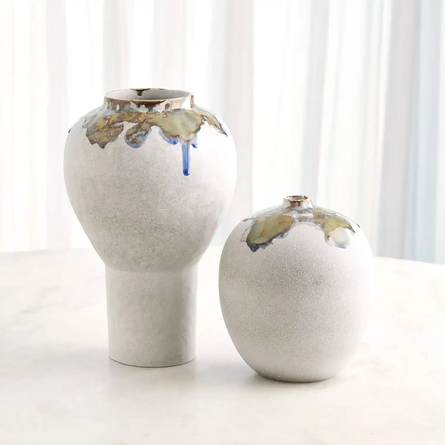 GLOBAL VIEWS VOLCAN FOOTED VASE - Decorative Accents