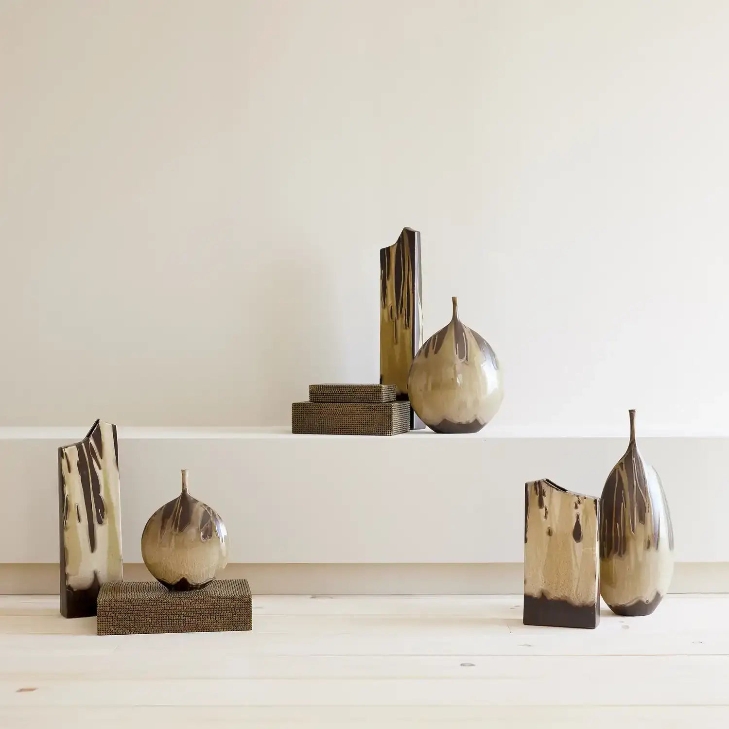 GLOBAL VIEWS COLUMN SPLASH VASE - Decorative Accents