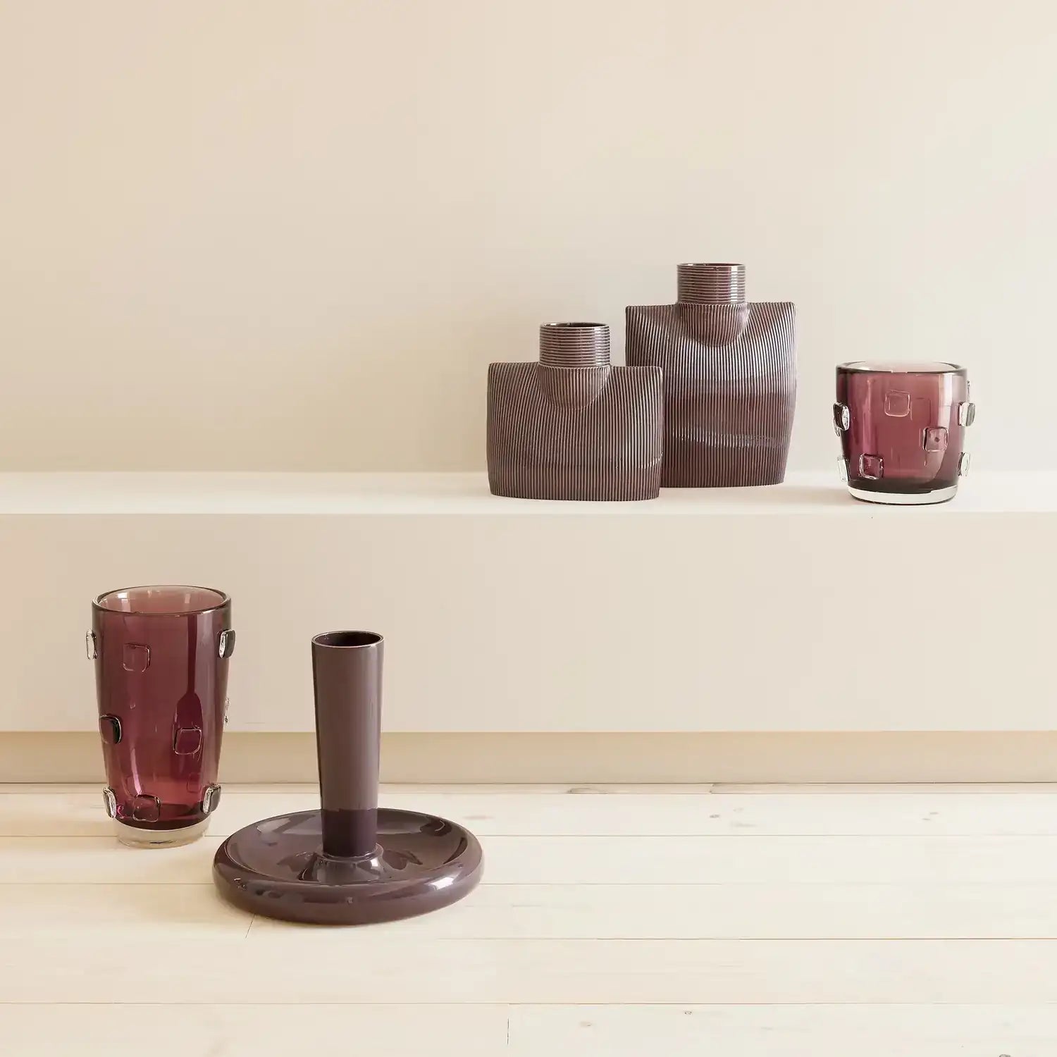 GLOBAL VIEWS RIBBED COLLAR VASE - Decorative Accents