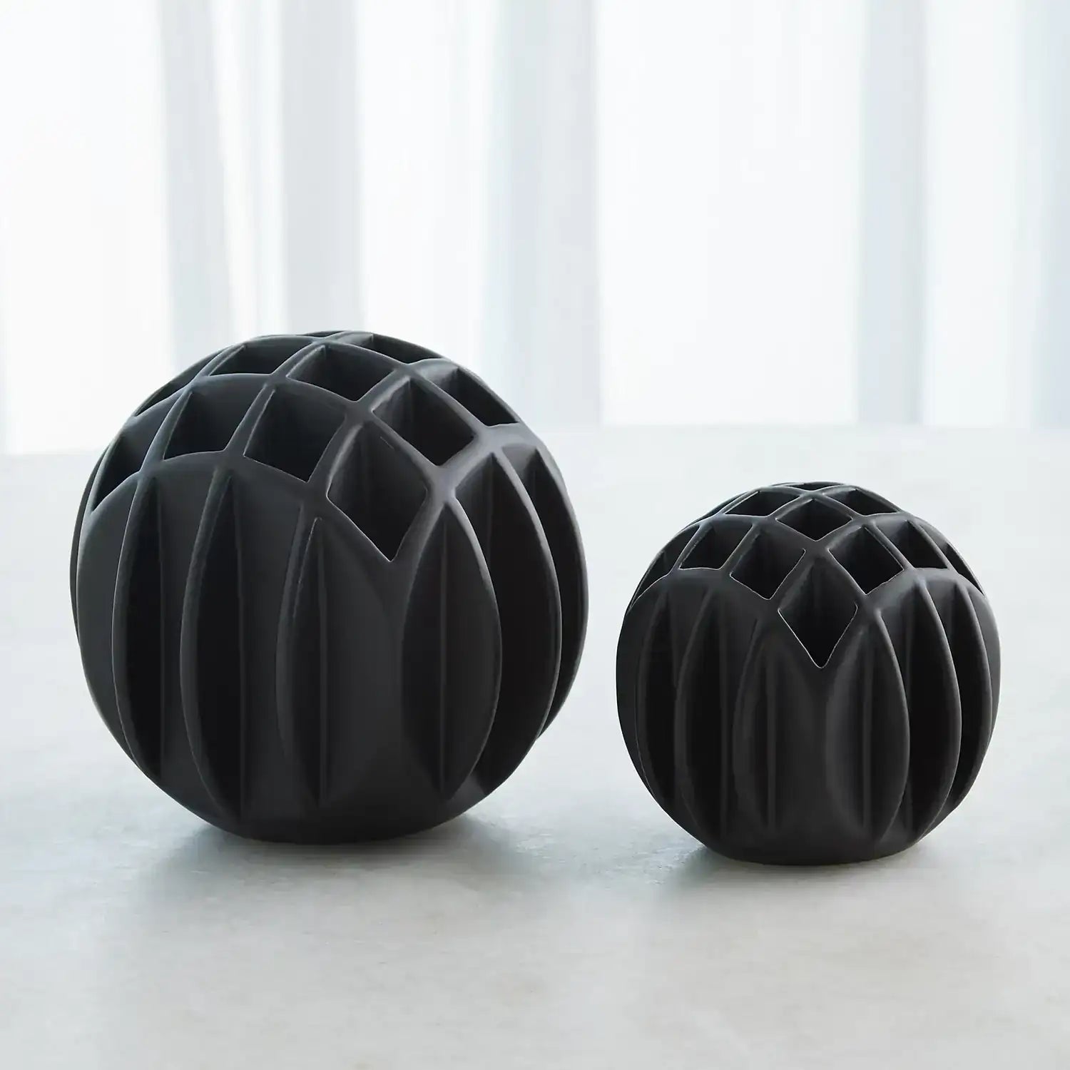 GLOBAL VIEWS BUD BALL VASE - Decorative Accents