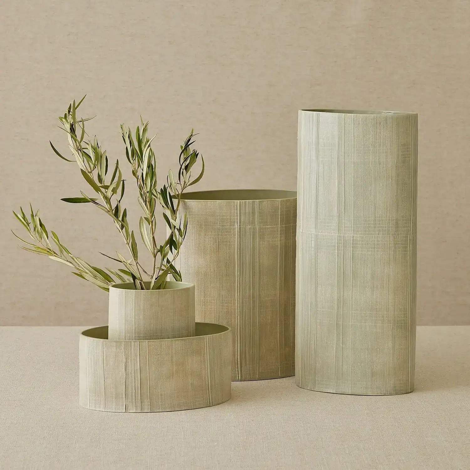 GLOBAL VIEWS CROSS HATCH VASE - Decorative Accents