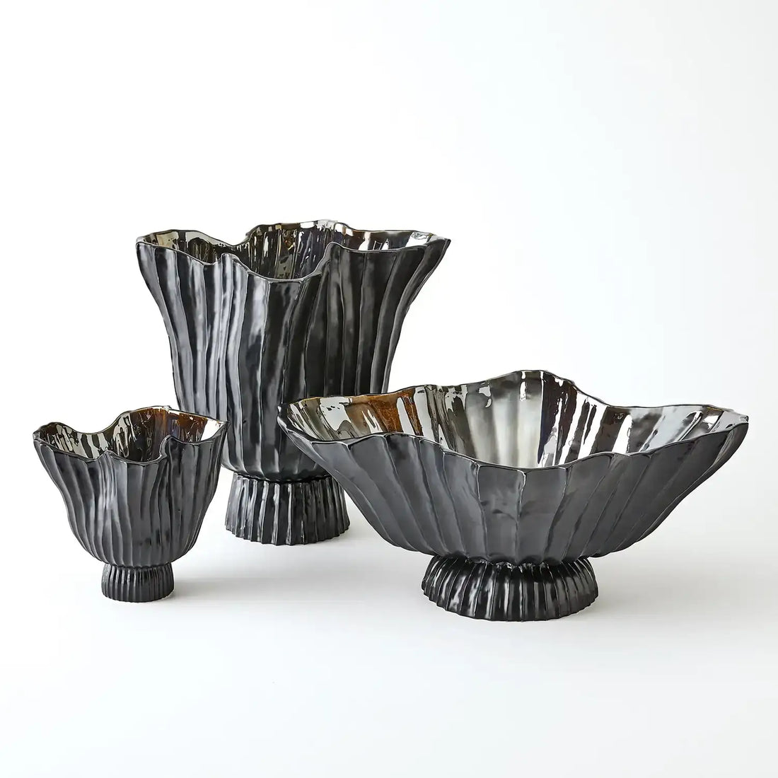 GLOBAL VIEWS FOLHA FOOTED VASE - Decorative Accents