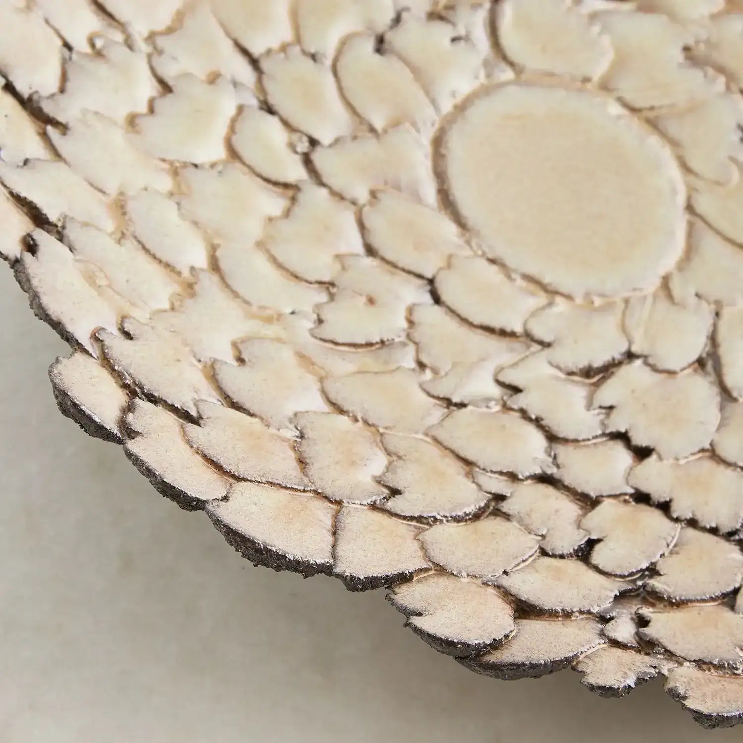 GLOBAL VIEWS PETALED PEDESTAL PLATE - Decorative Accents