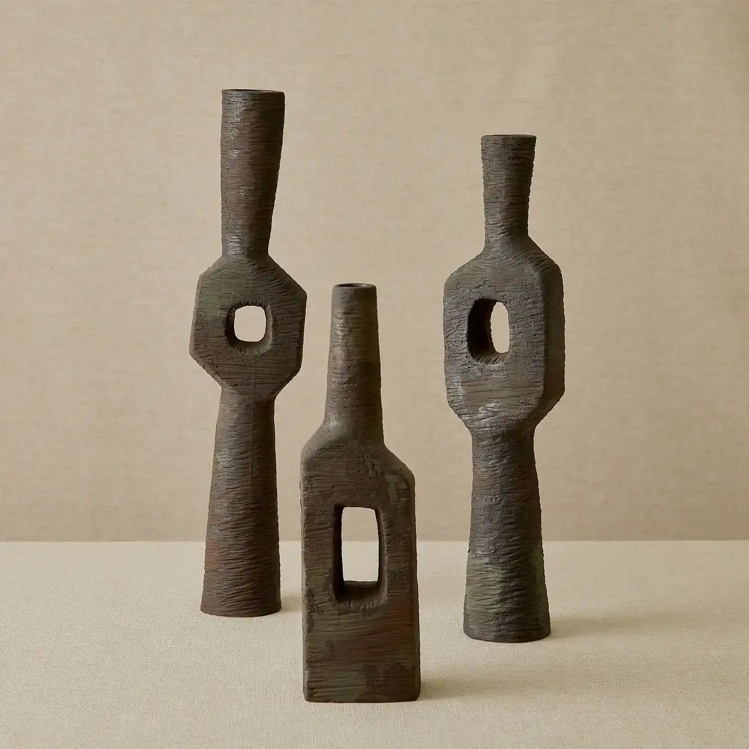 GLOBAL VIEWS EBBA VASE - Decorative Accents
