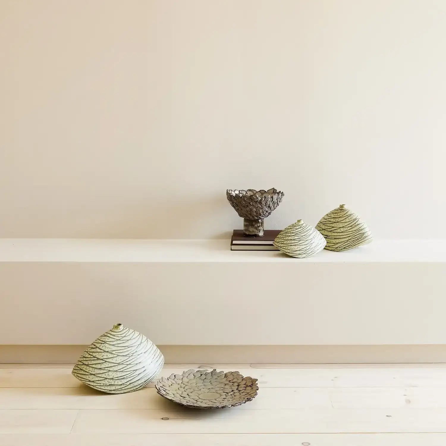 GLOBAL VIEWS STRATUM VASE - Decorative Accents