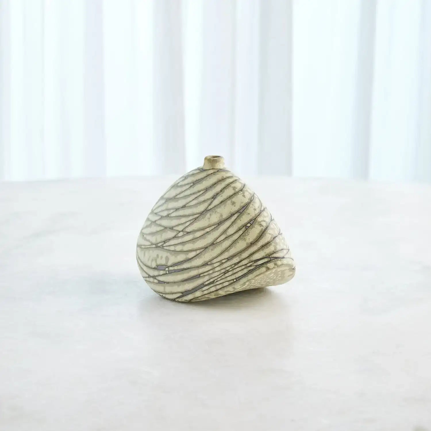 GLOBAL VIEWS STRATUM VASE - Decorative Accents