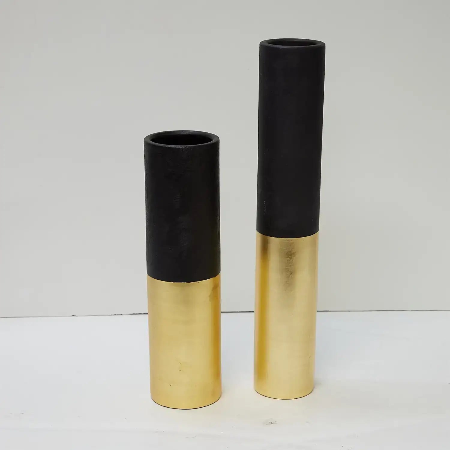 GLOBAL VIEWS COLLINS VASE - Decorative Accents