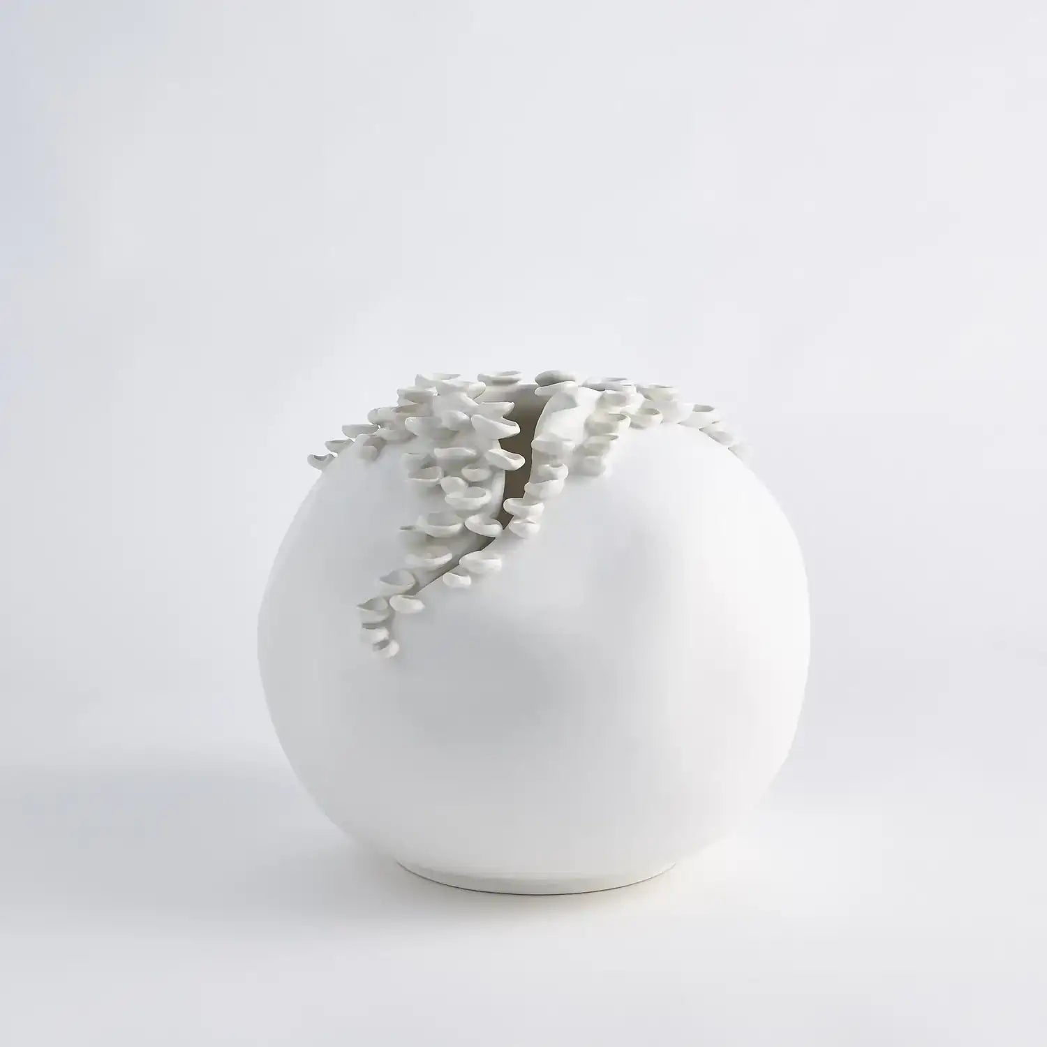 GLOBAL VIEWS CASCADING REEF VASE - Decorative Accents