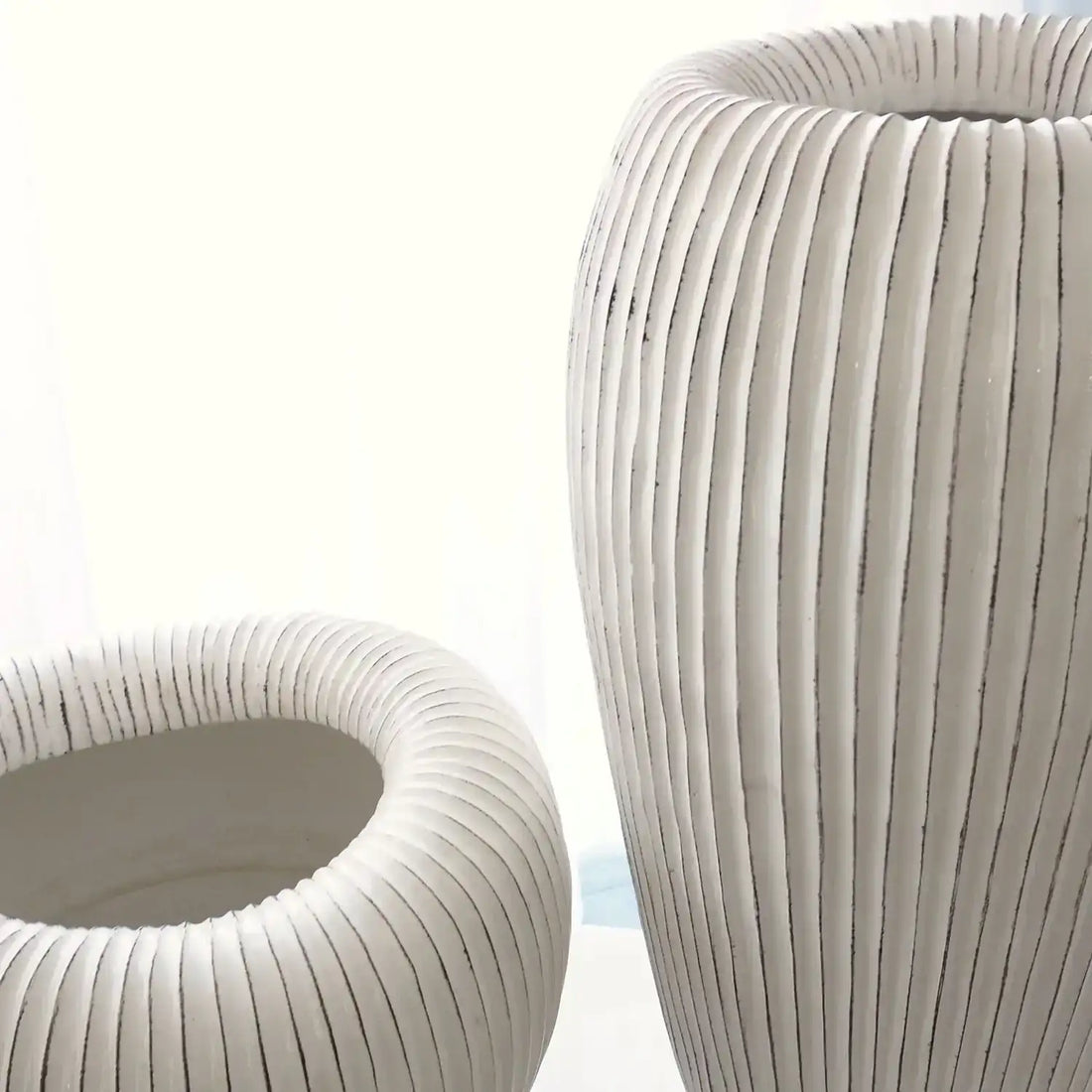 GLOBAL VIEWS BALEEN CACHEPOT - Decorative Accents
