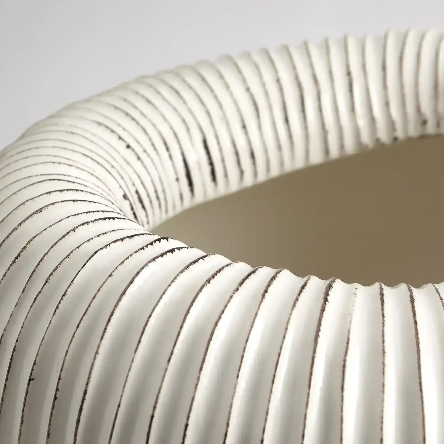 GLOBAL VIEWS BALEEN CACHEPOT - Decorative Accents