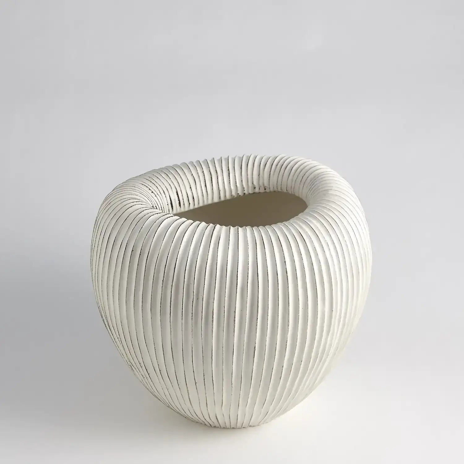 GLOBAL VIEWS BALEEN CACHEPOT - Decorative Accents