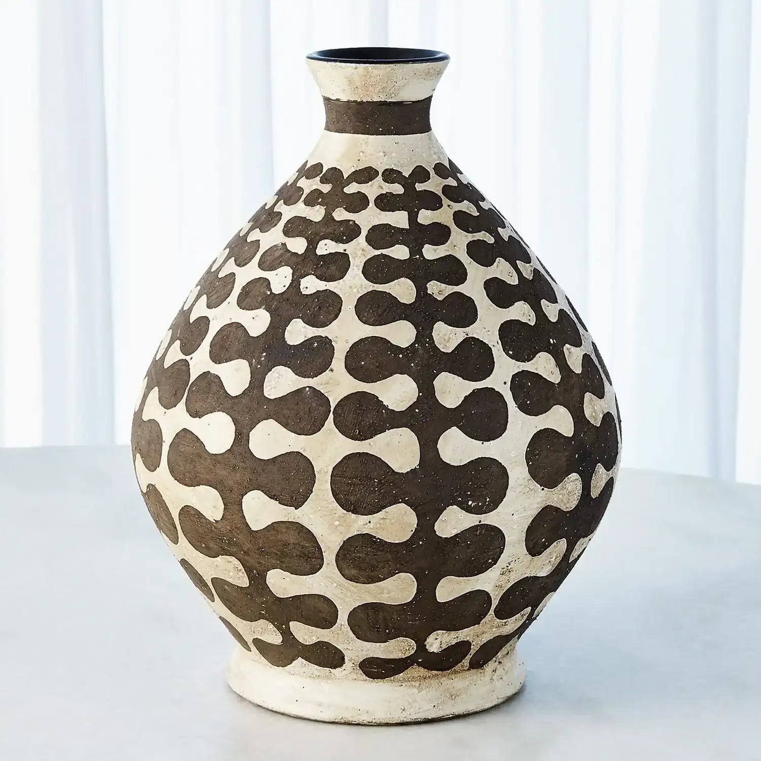 GLOBAL VIEWS INTERLOCK ROUND VASE - Decorative Accents